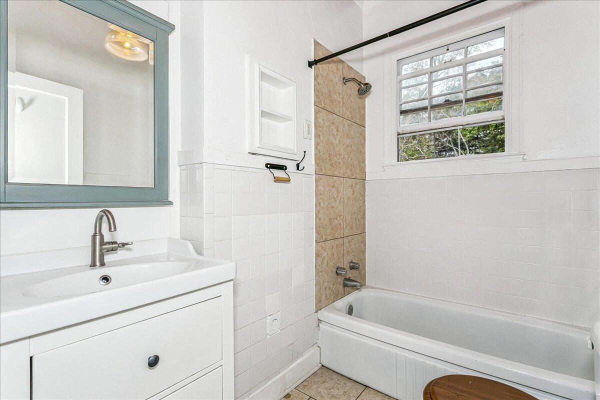 MAXENT TRACT  WESTSIDE GARDEN DISTRCIT - Residential