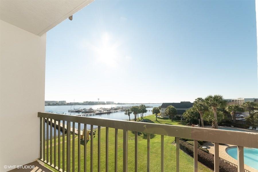 PIRATES BAY PH 1 - Residential