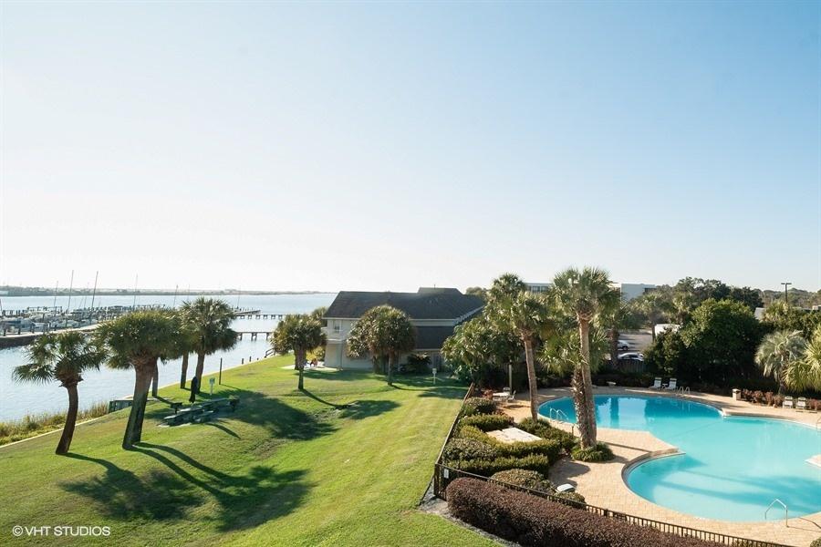 PIRATES BAY PH 1 - Residential