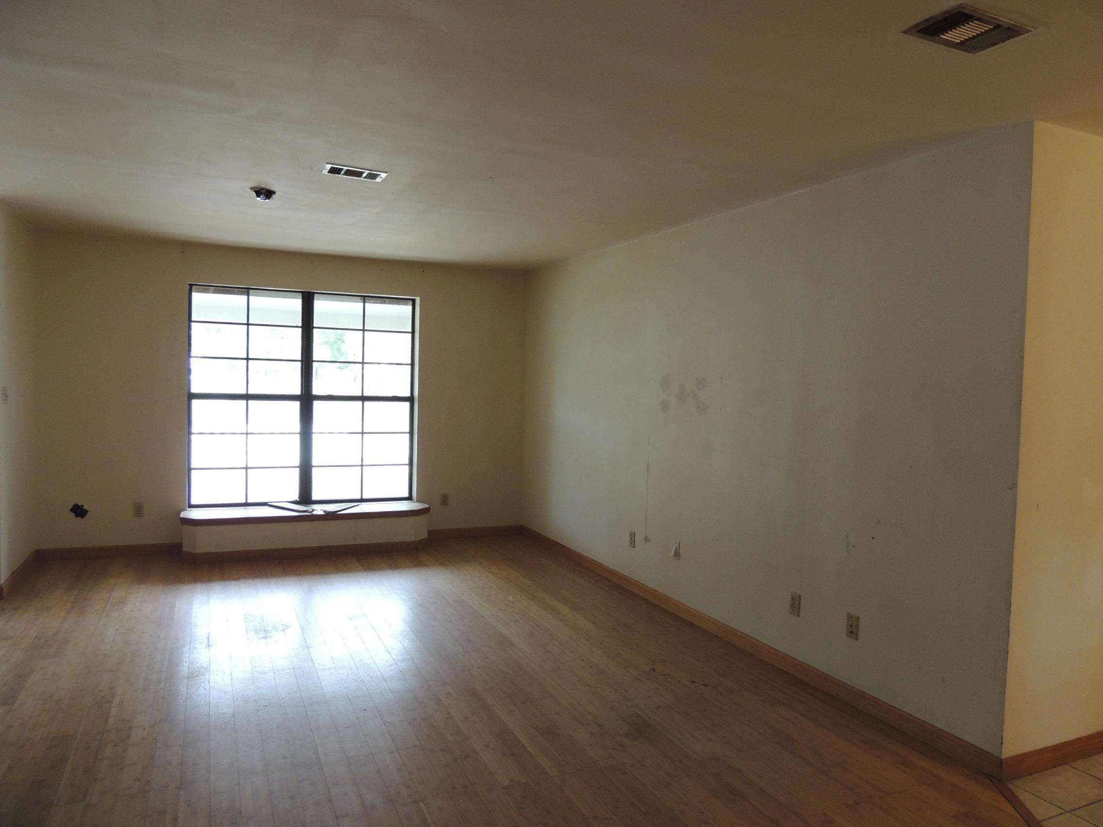 KELL-AIRE GARDENS - Residential