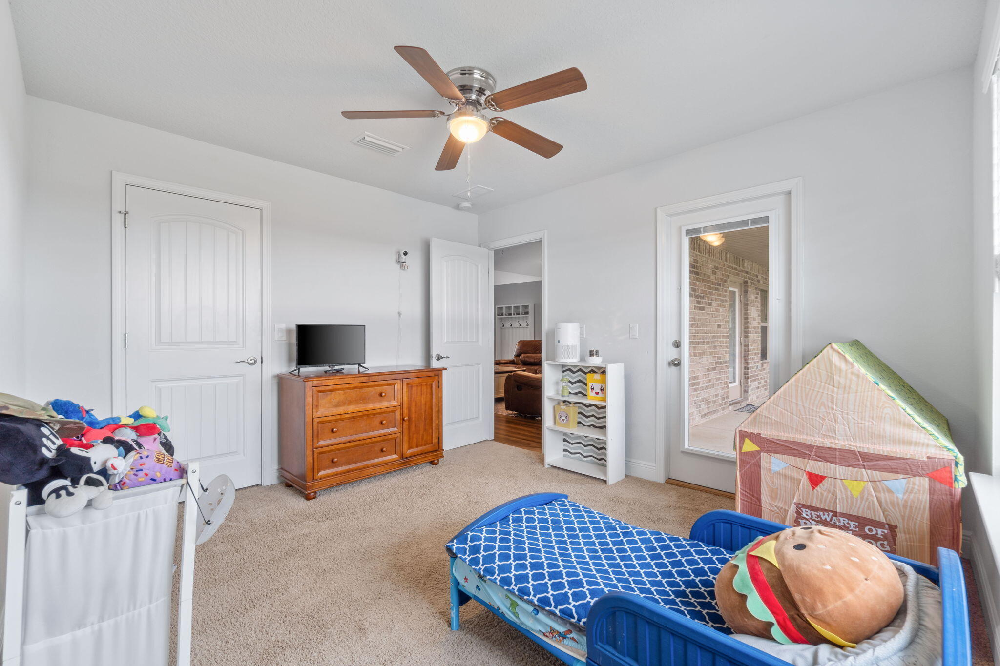 HAMILTON CROSSING - Residential