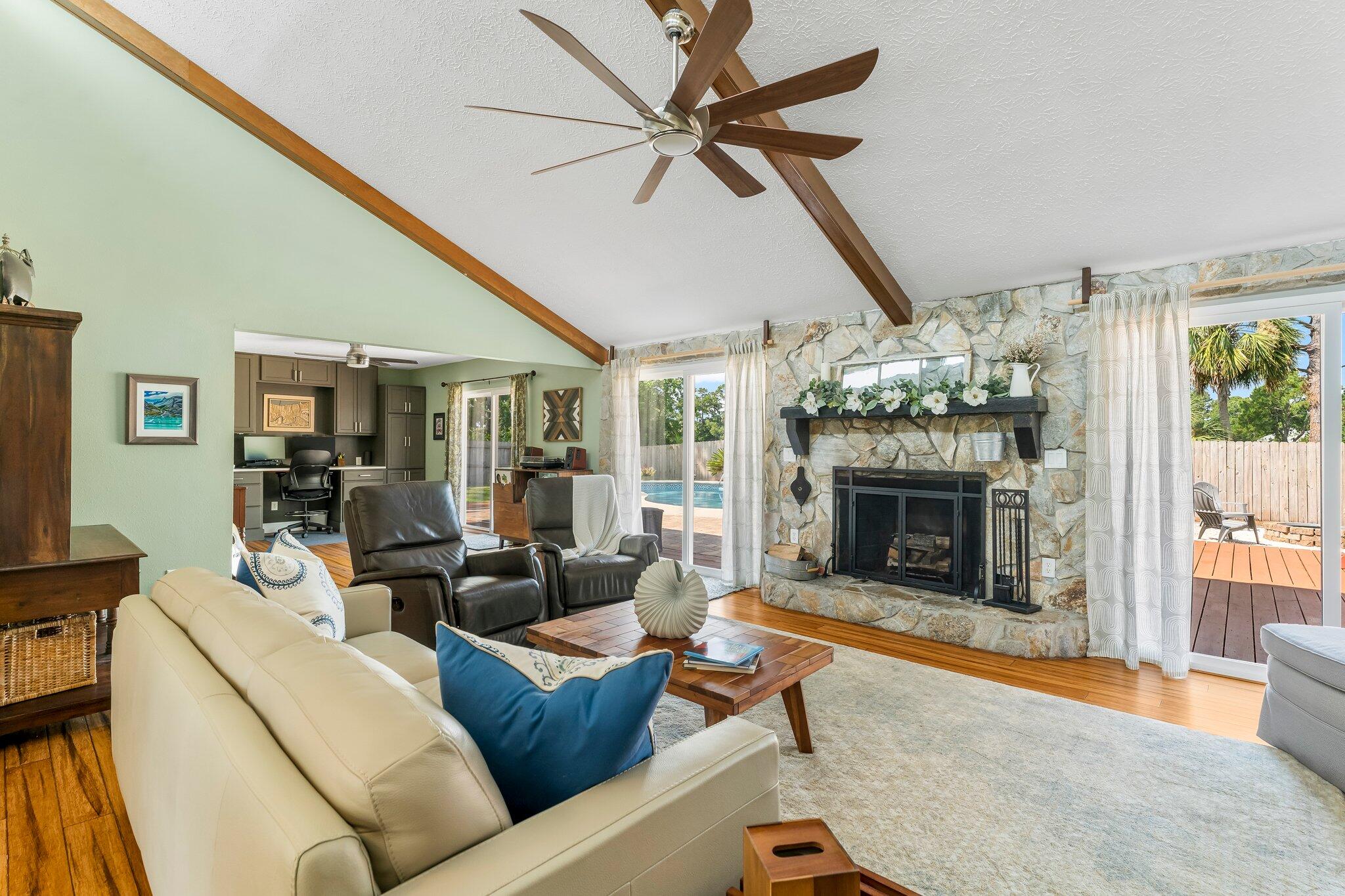 COLONY CLUB HARBOUR PH 1 - Residential