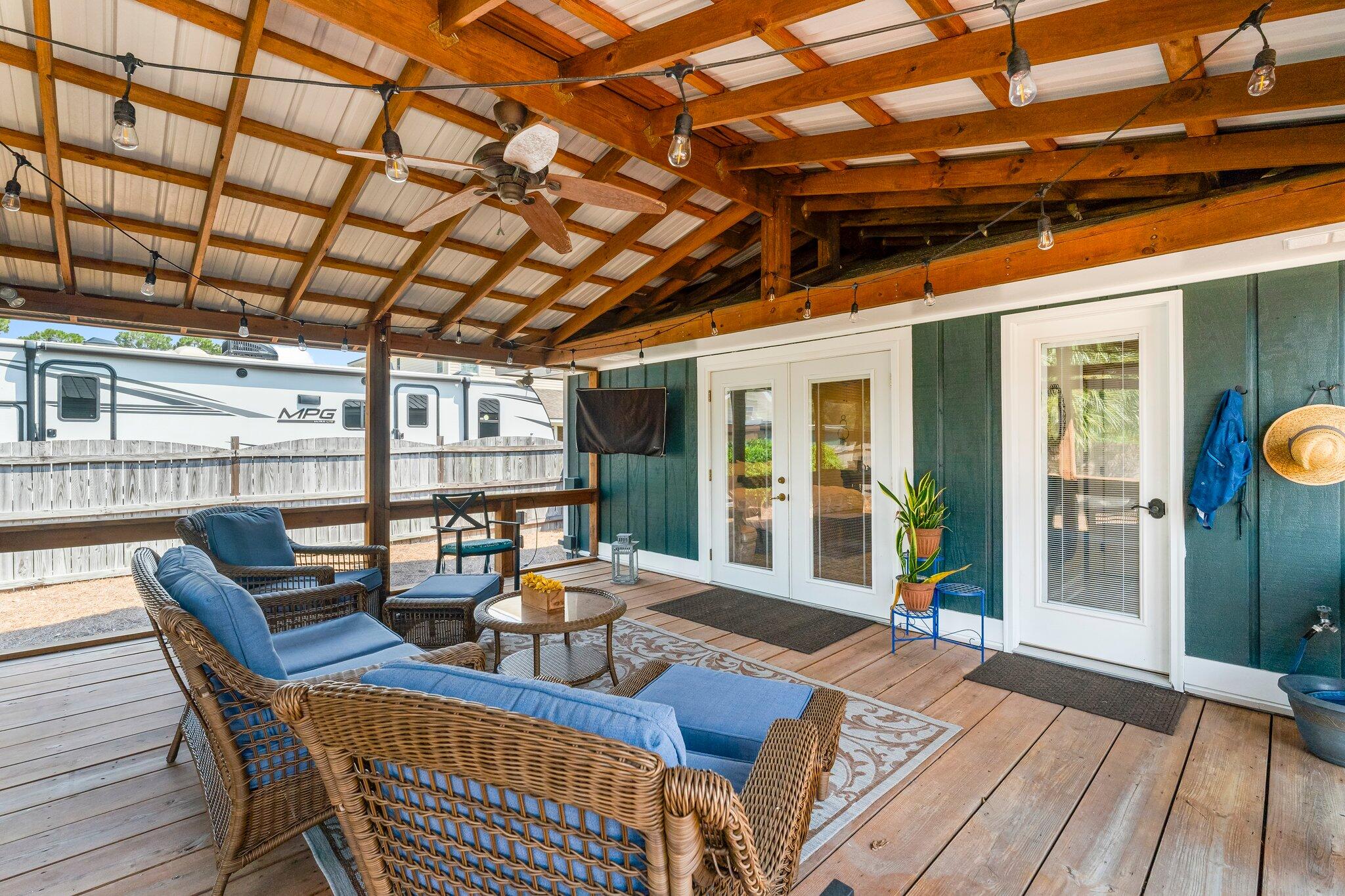 COLONY CLUB HARBOUR PH 1 - Residential