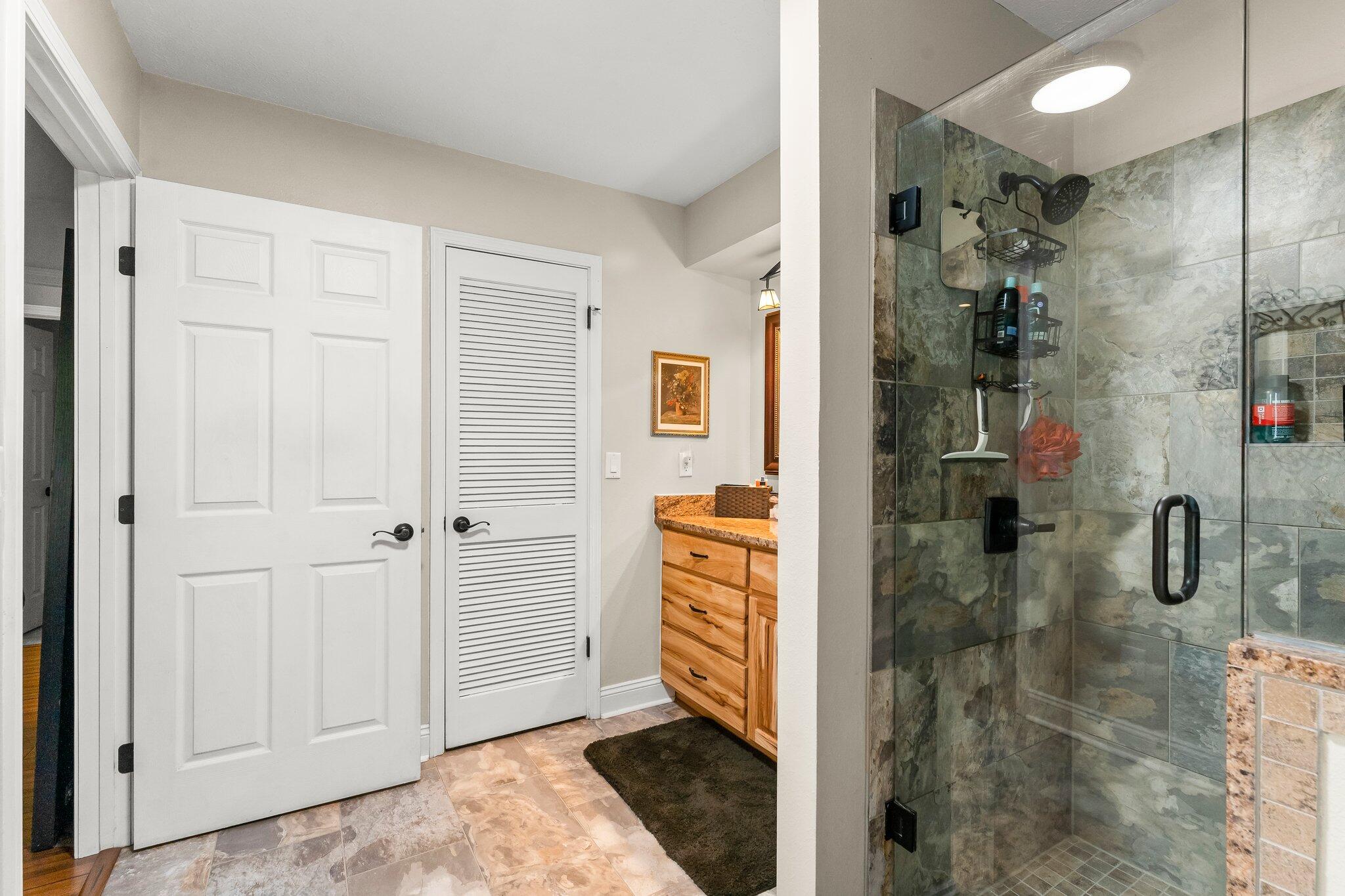 COLONY CLUB HARBOUR PH 1 - Residential