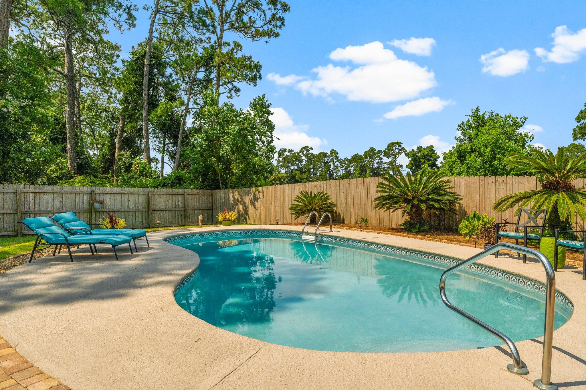 COLONY CLUB HARBOUR PH 1 - Residential