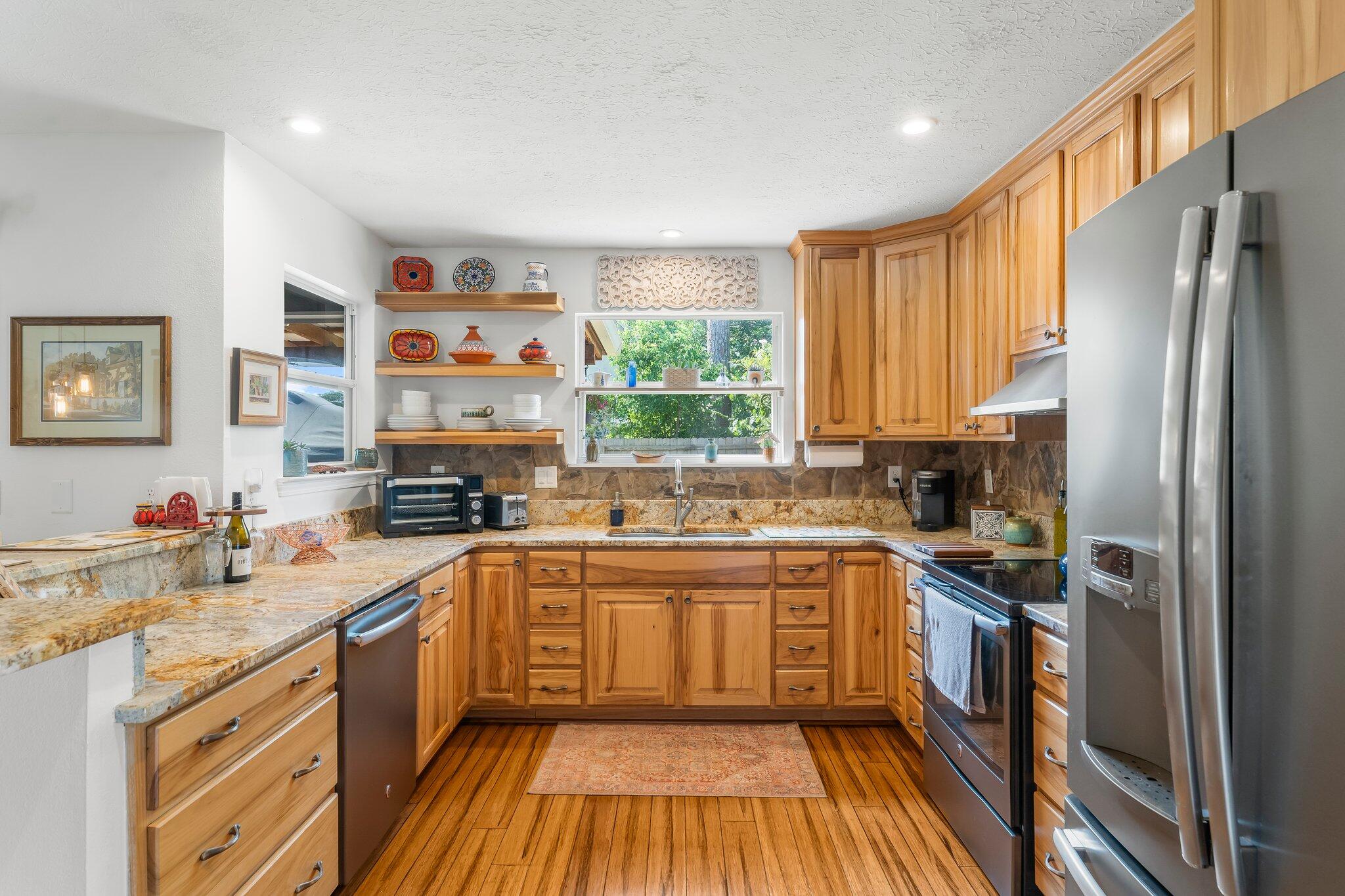 COLONY CLUB HARBOUR PH 1 - Residential