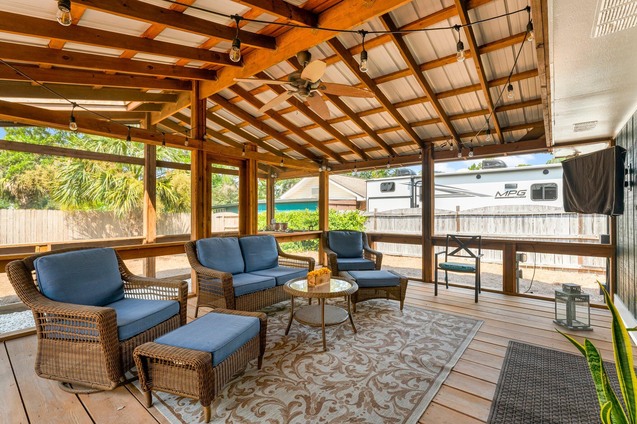 COLONY CLUB HARBOUR PH 1 - Residential