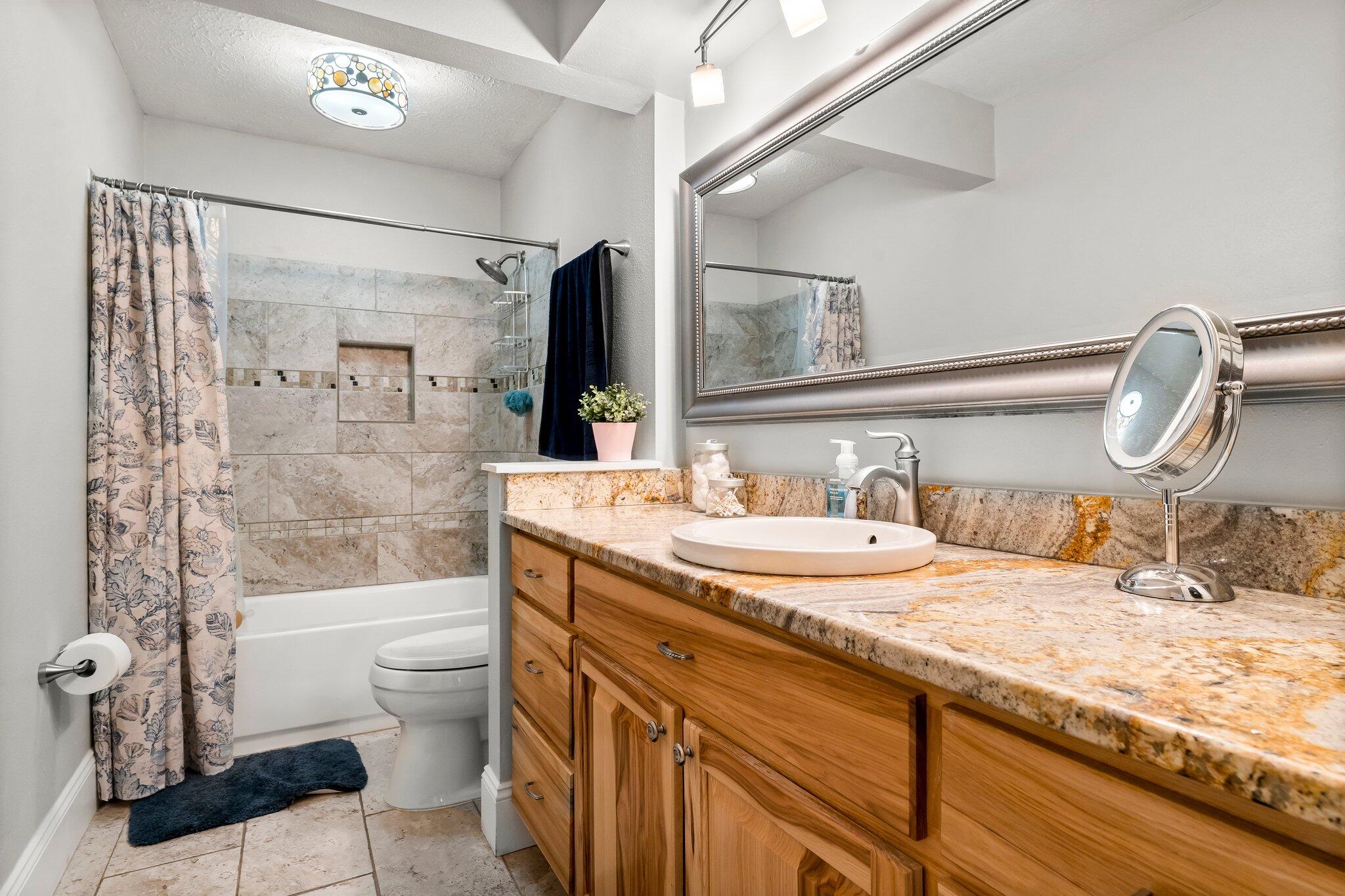 COLONY CLUB HARBOUR PH 1 - Residential