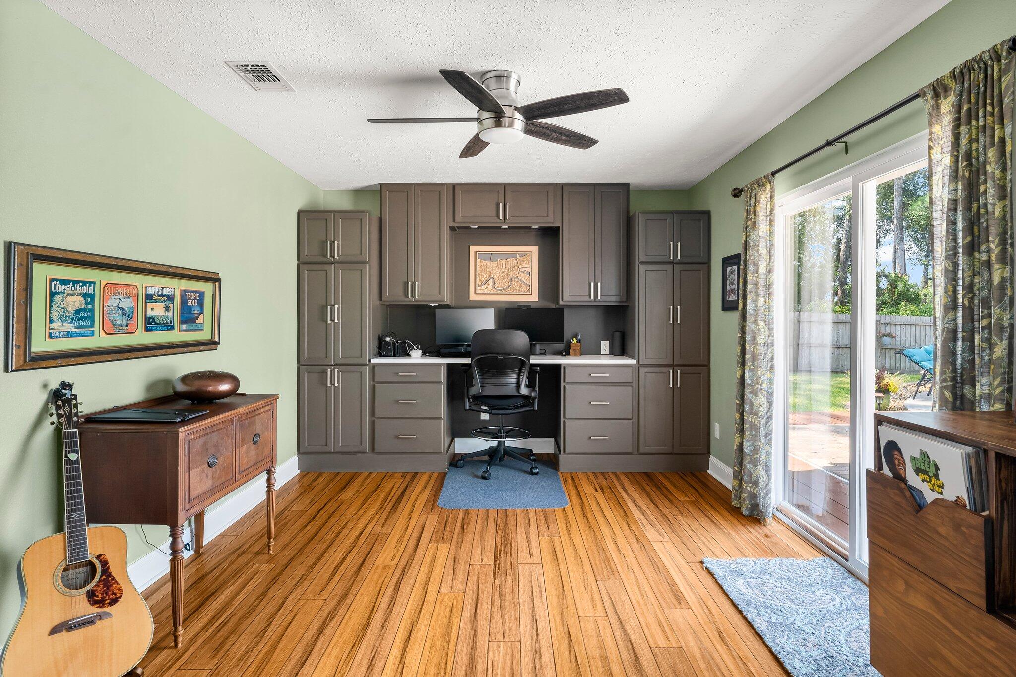 COLONY CLUB HARBOUR PH 1 - Residential