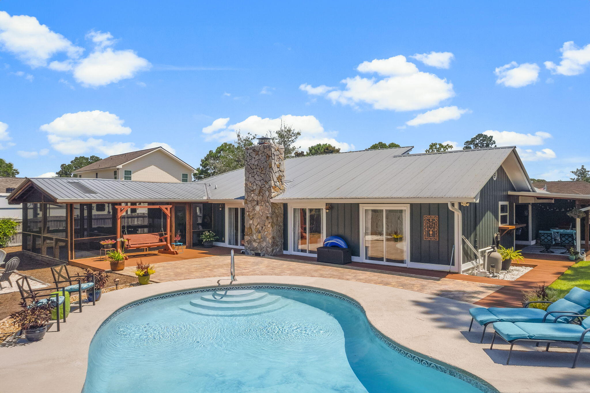 COLONY CLUB HARBOUR PH 1 - Residential