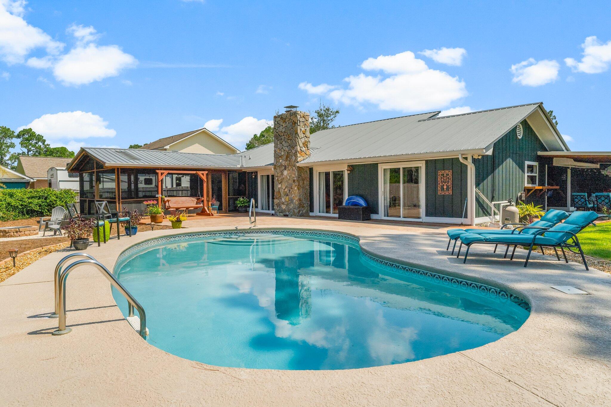 COLONY CLUB HARBOUR PH 1 - Residential