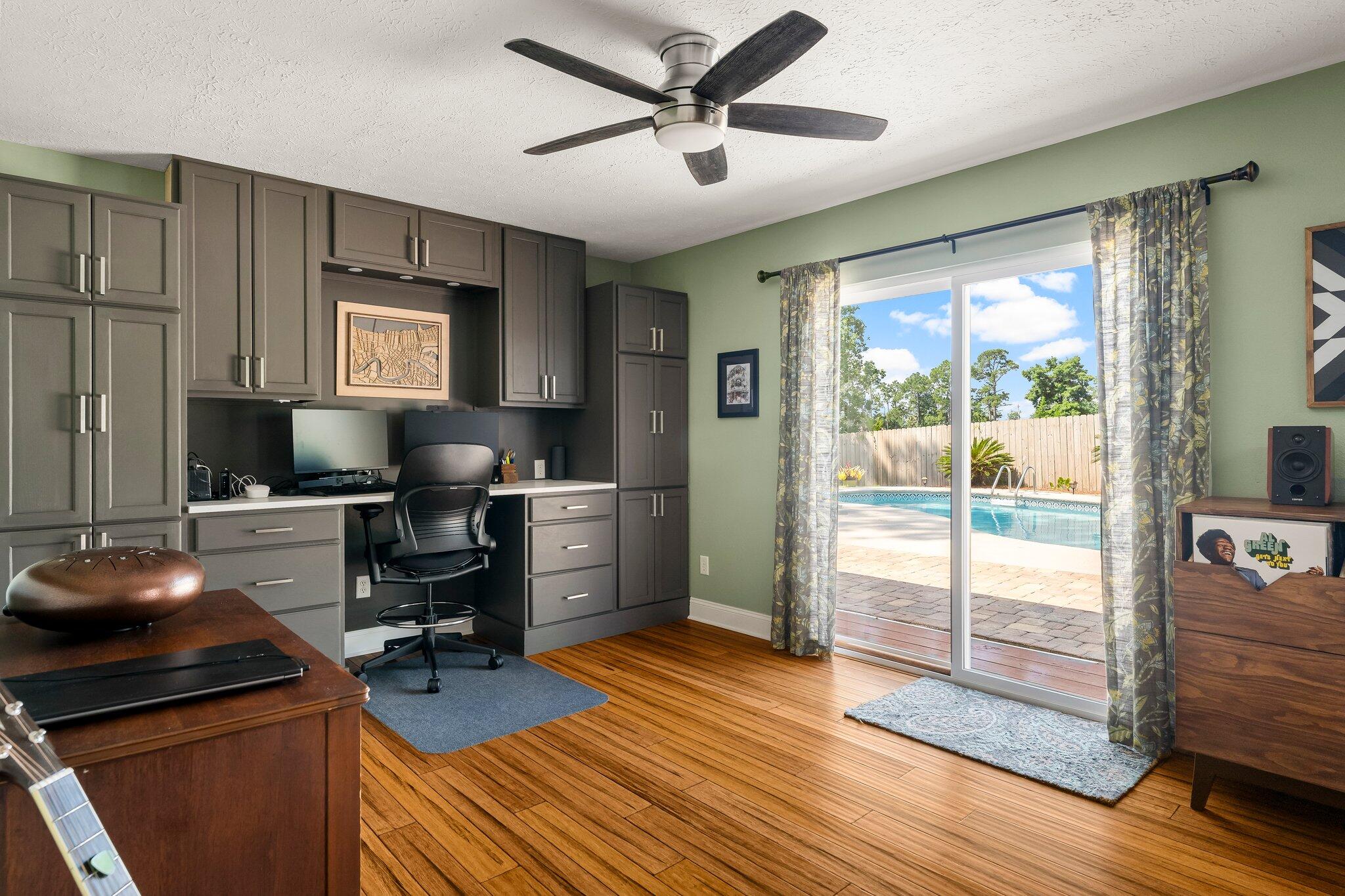 COLONY CLUB HARBOUR PH 1 - Residential