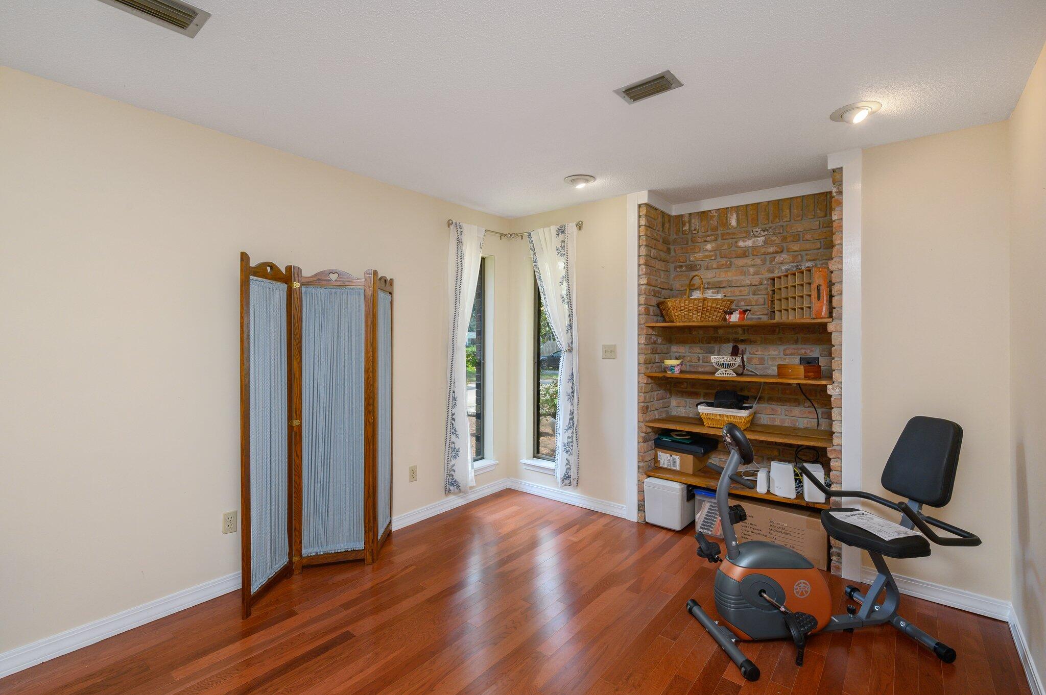 LONGWOOD PINES S/D - Residential