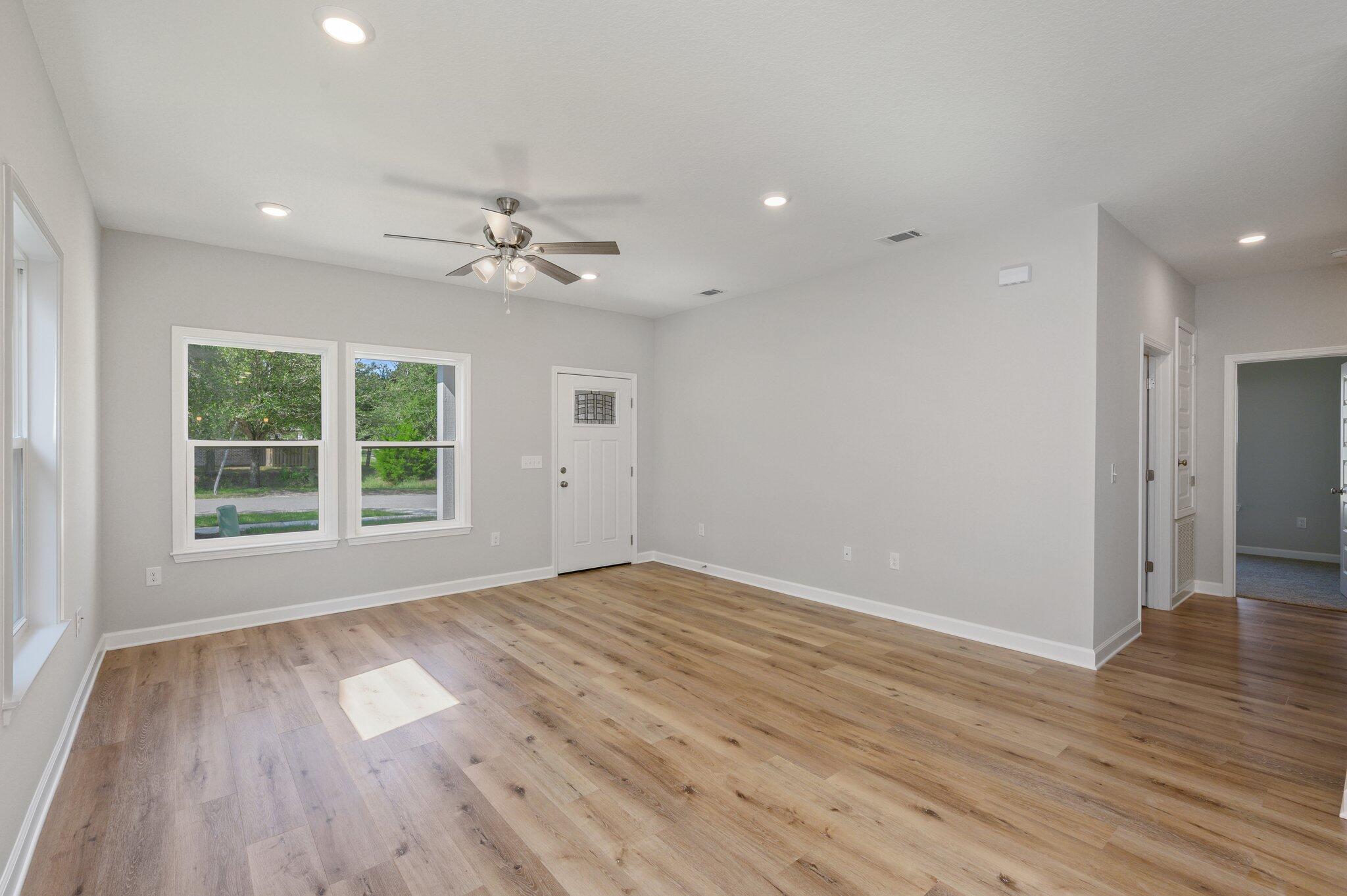 LAUREL OAKS S/D - Residential