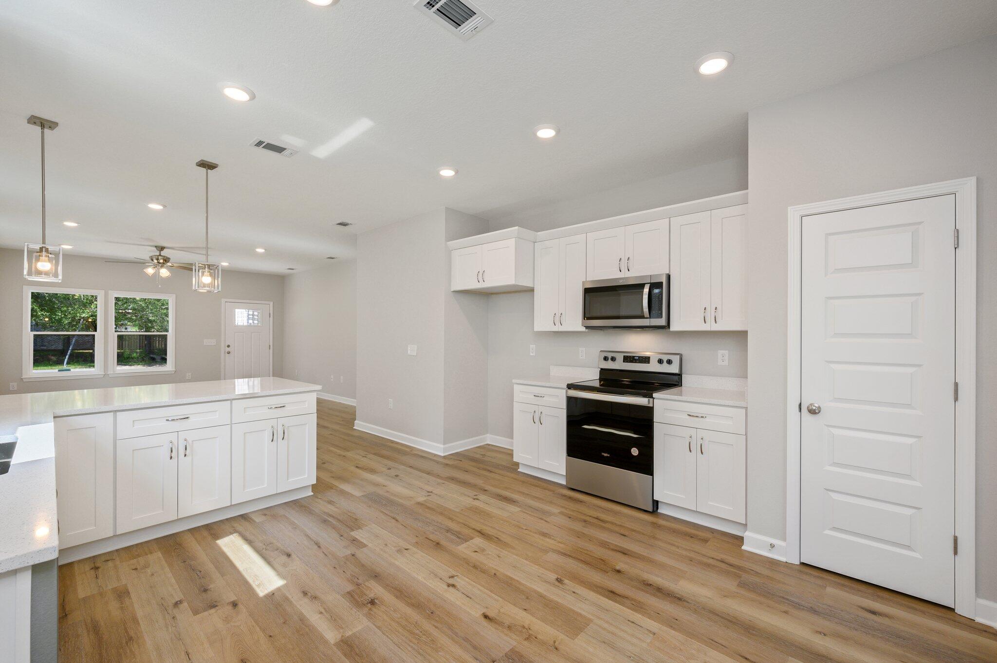 LAUREL OAKS S/D - Residential