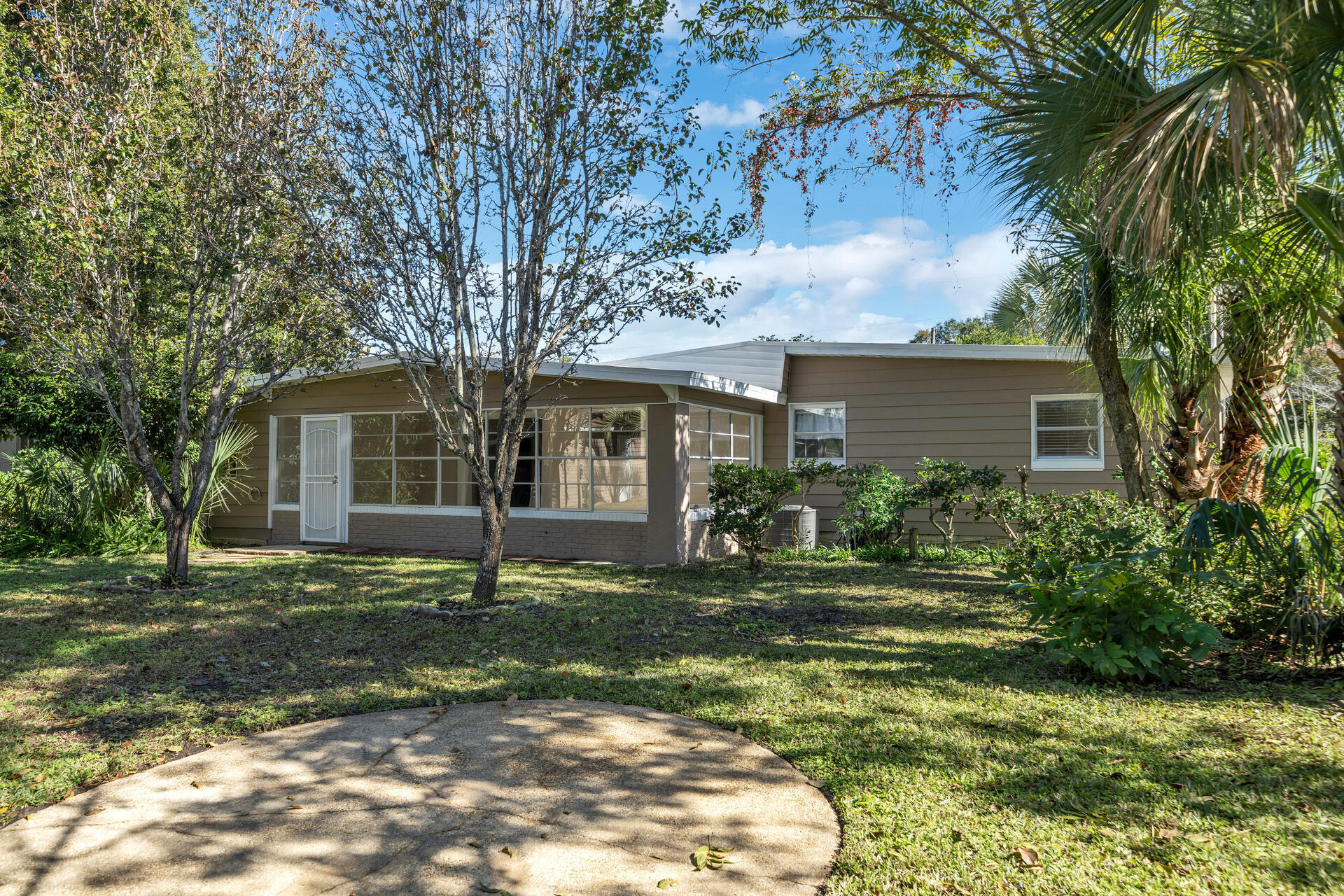 ELLIOTT POINT - Residential