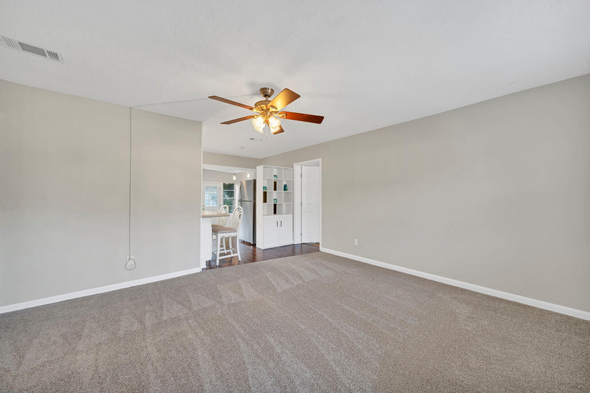 ELLIOTT POINT - Residential