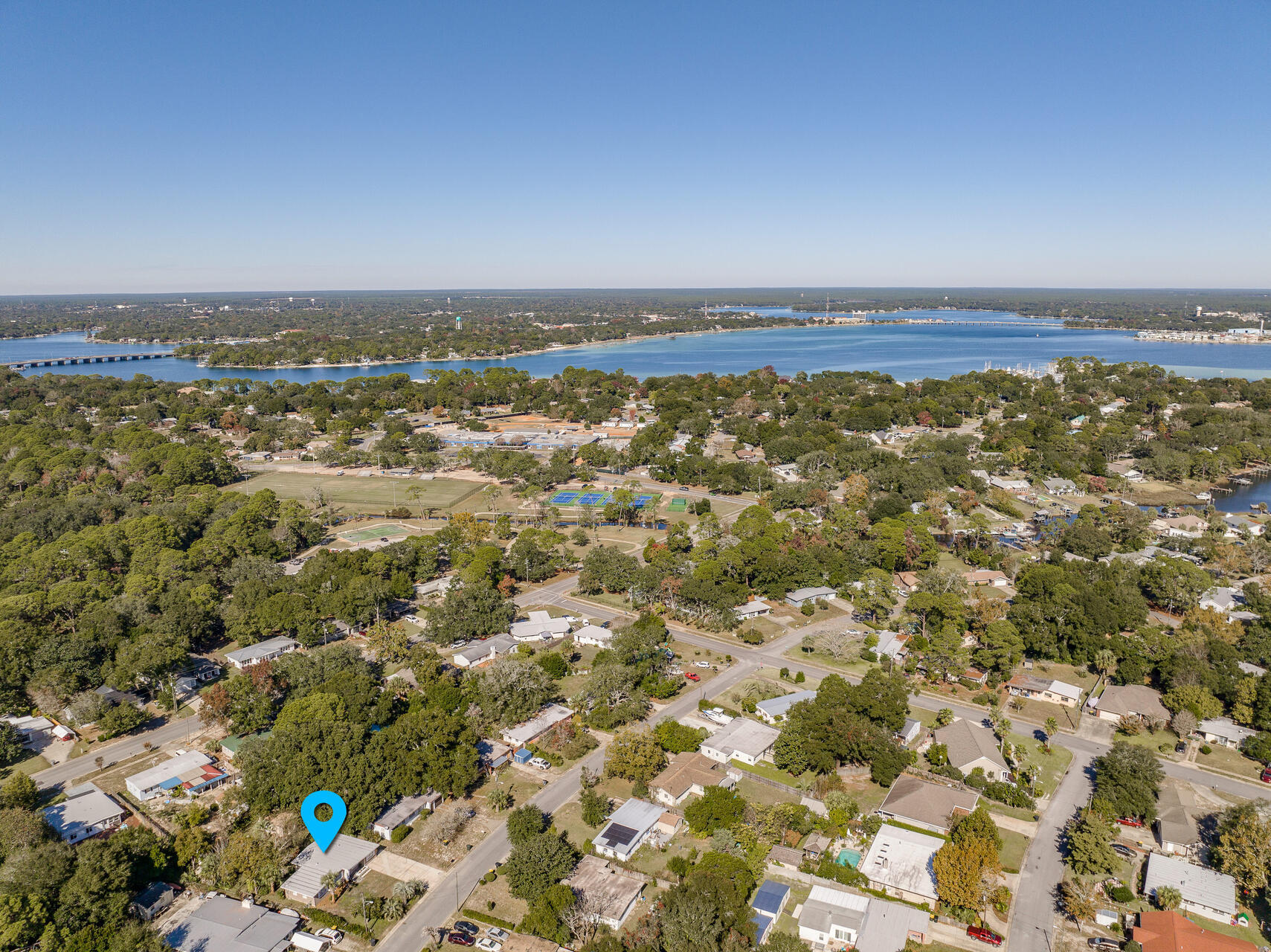 ELLIOTT POINT - Residential