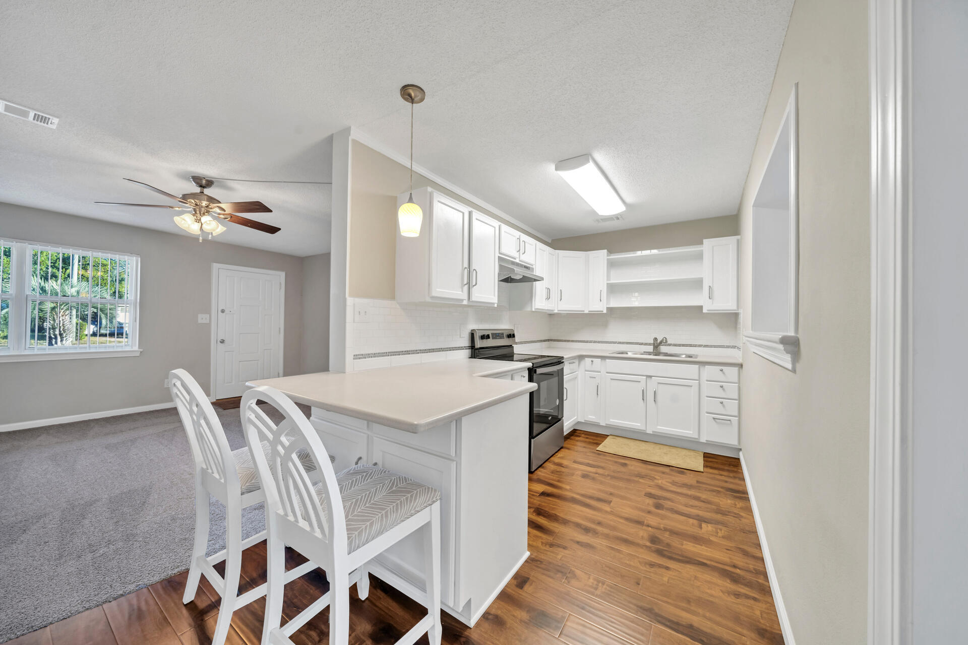 ELLIOTT POINT - Residential