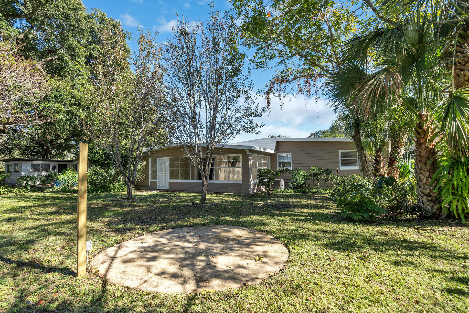 ELLIOTT POINT - Residential