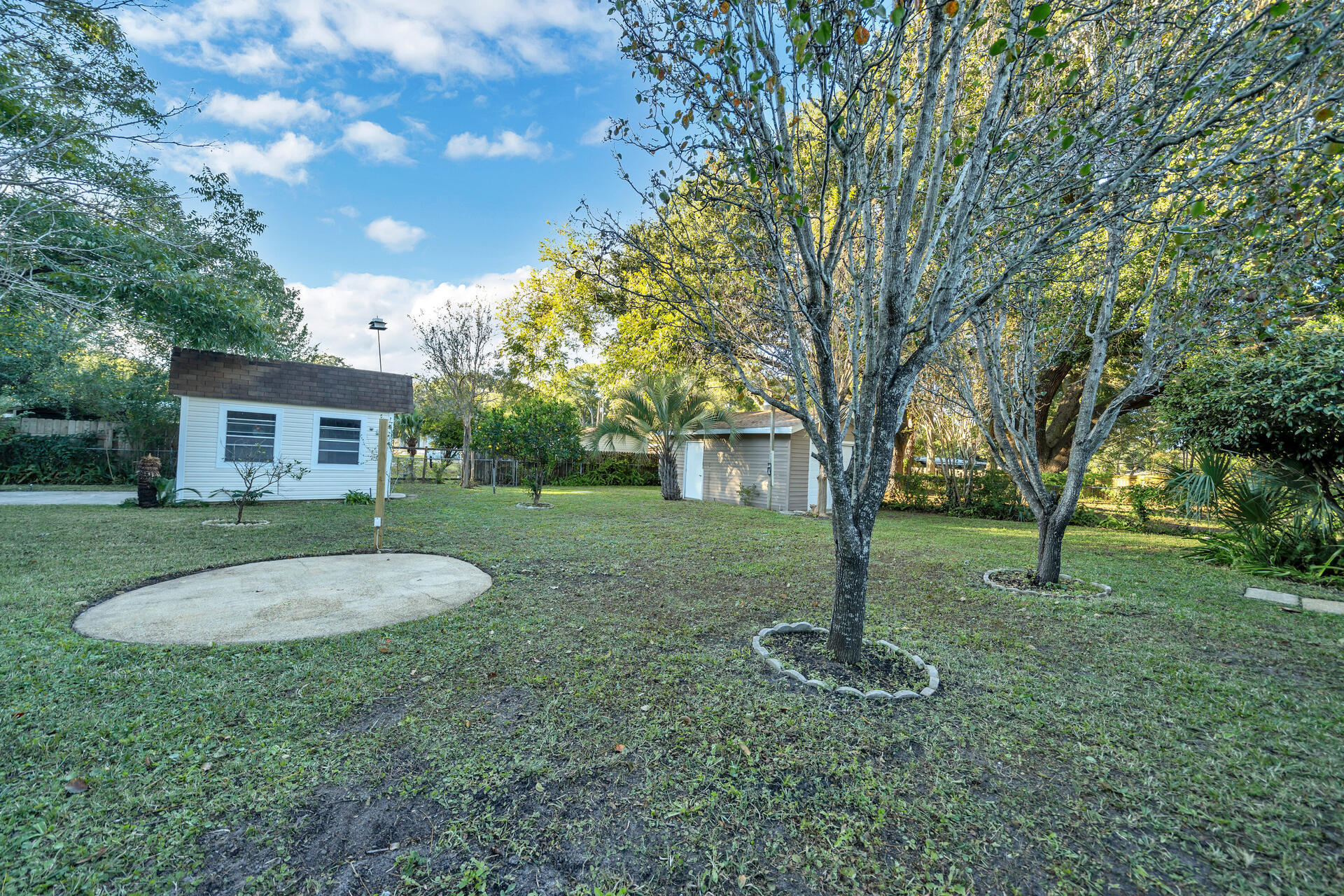 ELLIOTT POINT - Residential