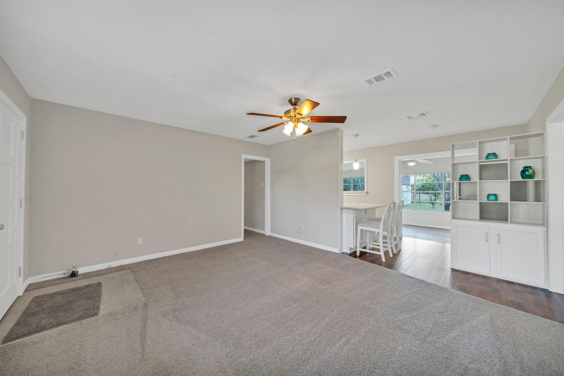 ELLIOTT POINT - Residential