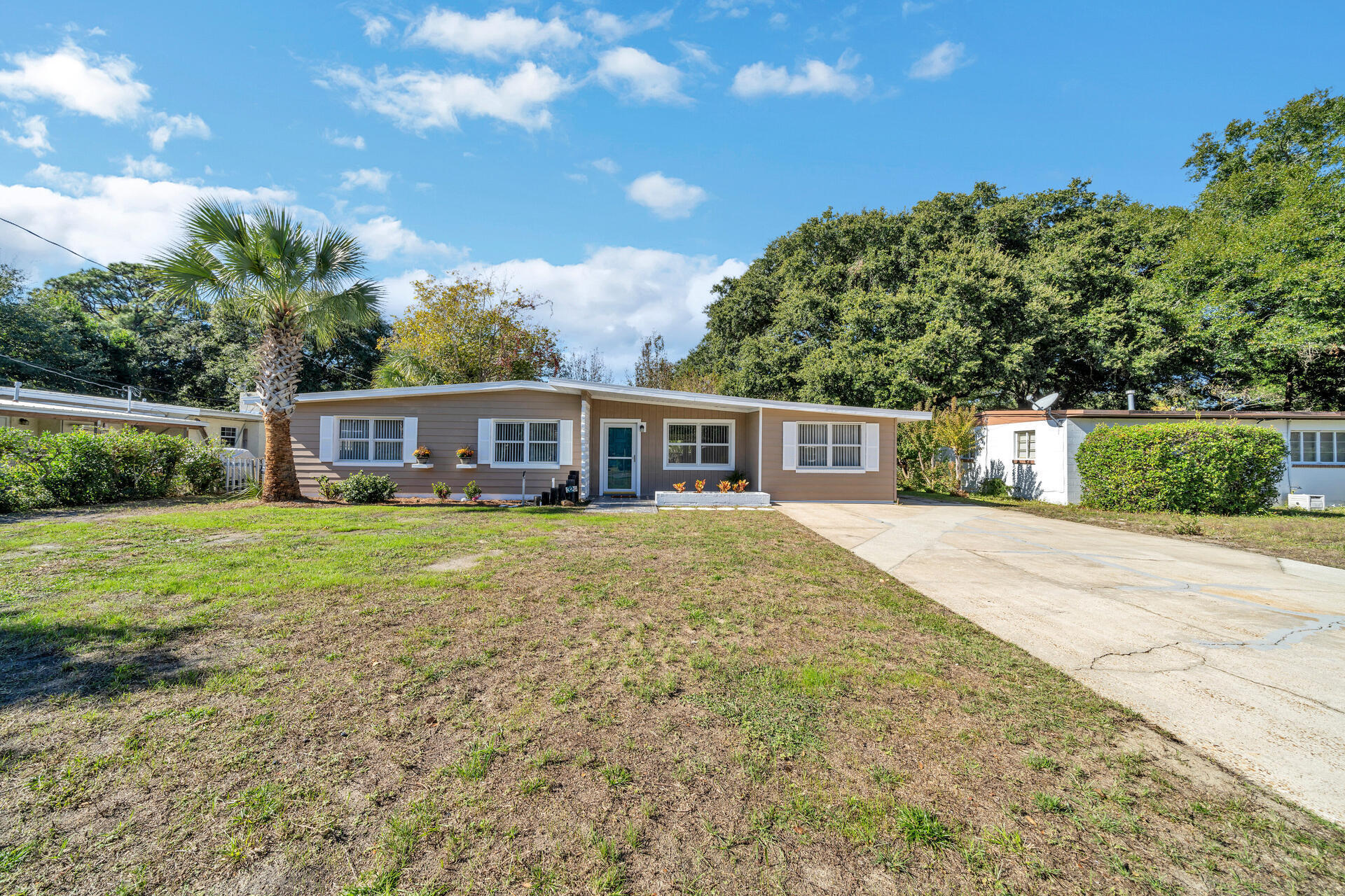 ELLIOTT POINT - Residential