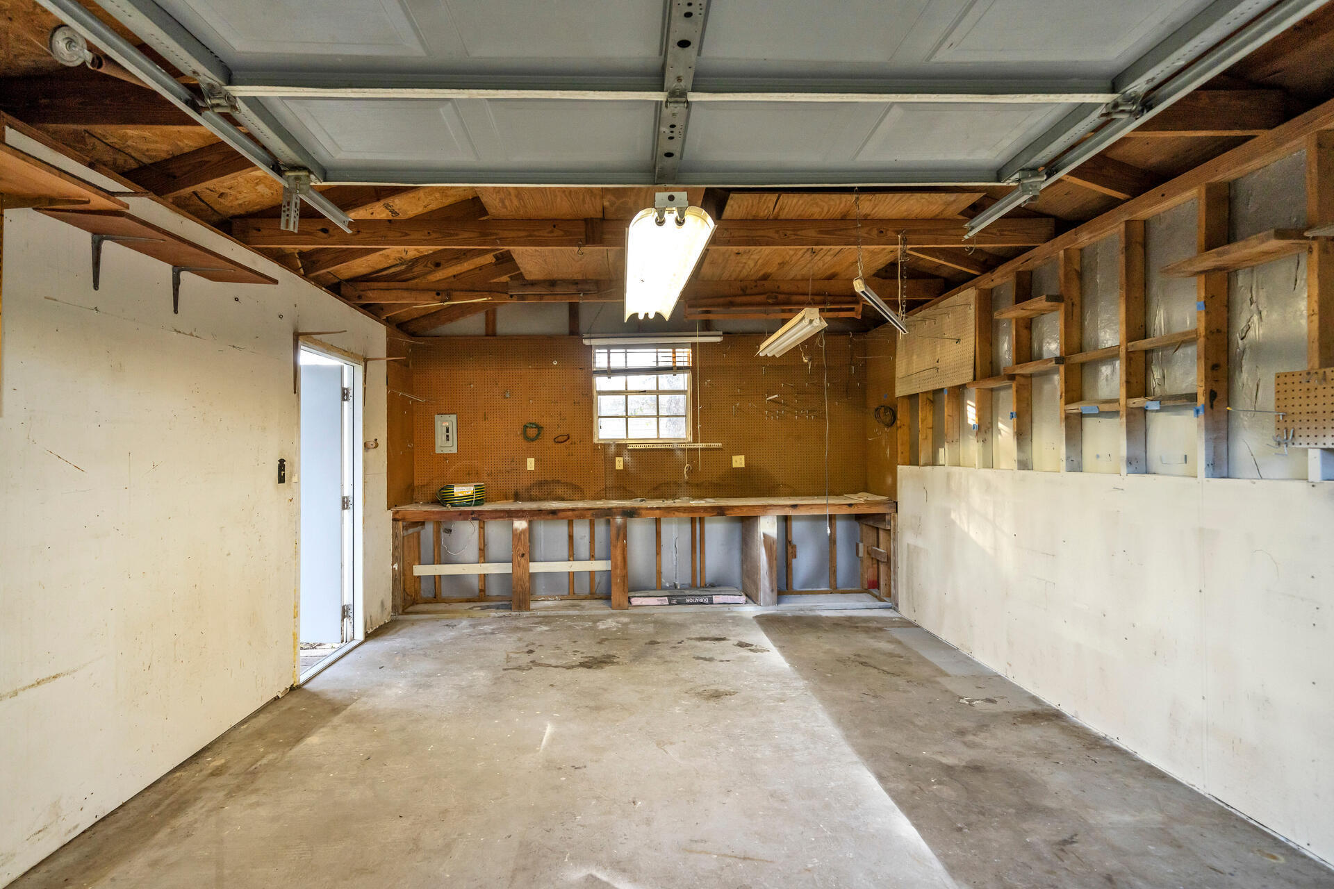 ELLIOTT POINT - Residential