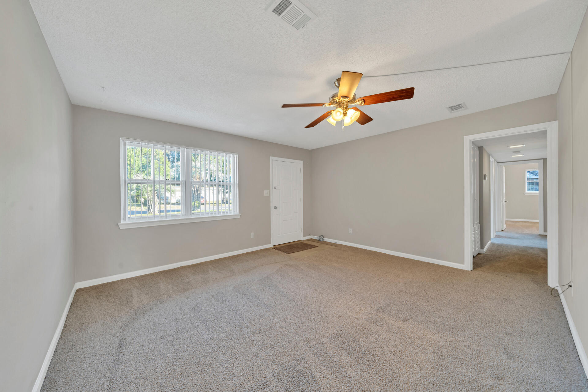 ELLIOTT POINT - Residential