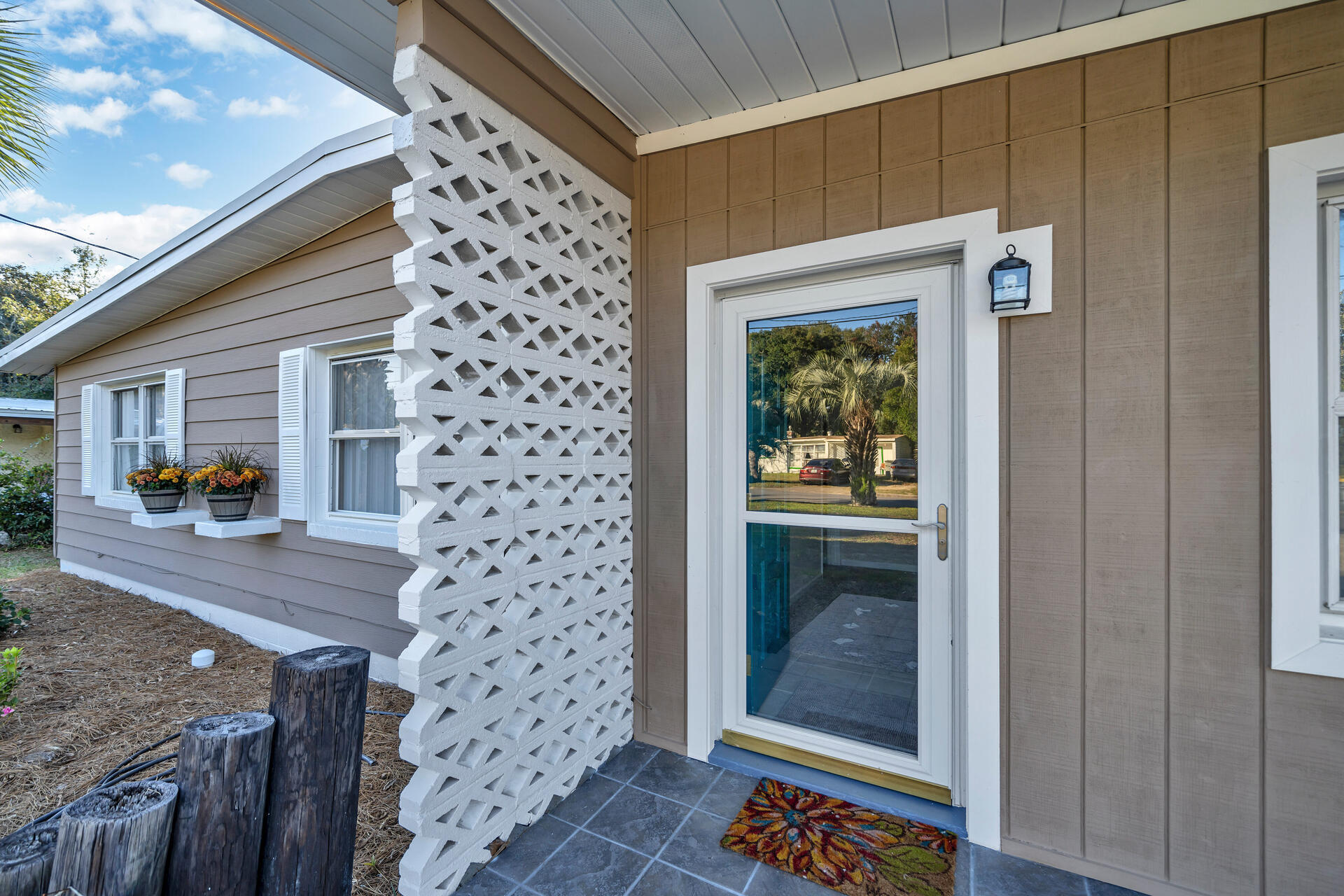 ELLIOTT POINT - Residential