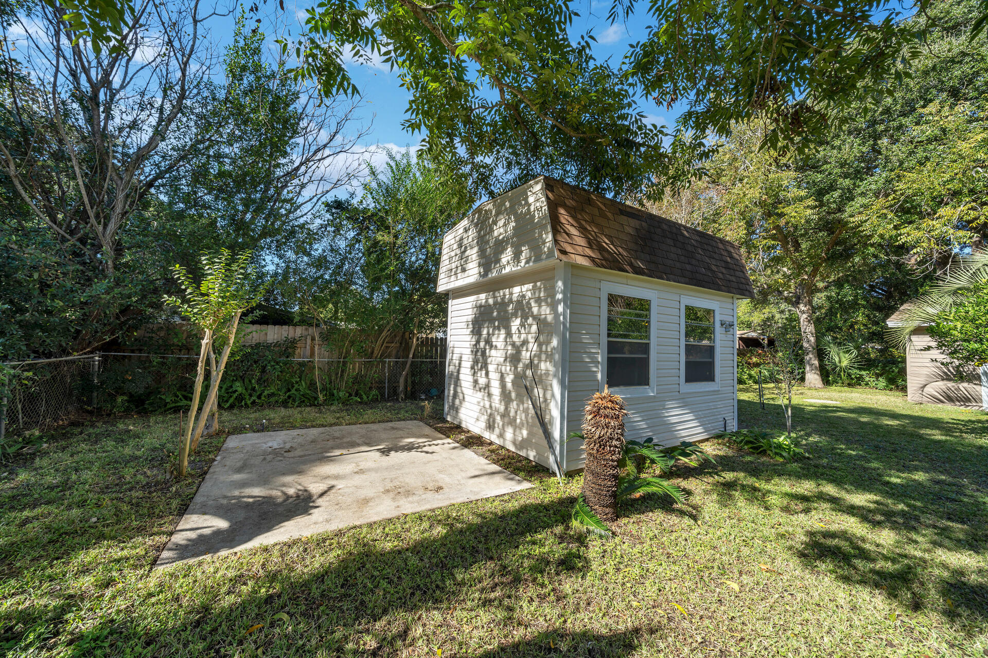 ELLIOTT POINT - Residential