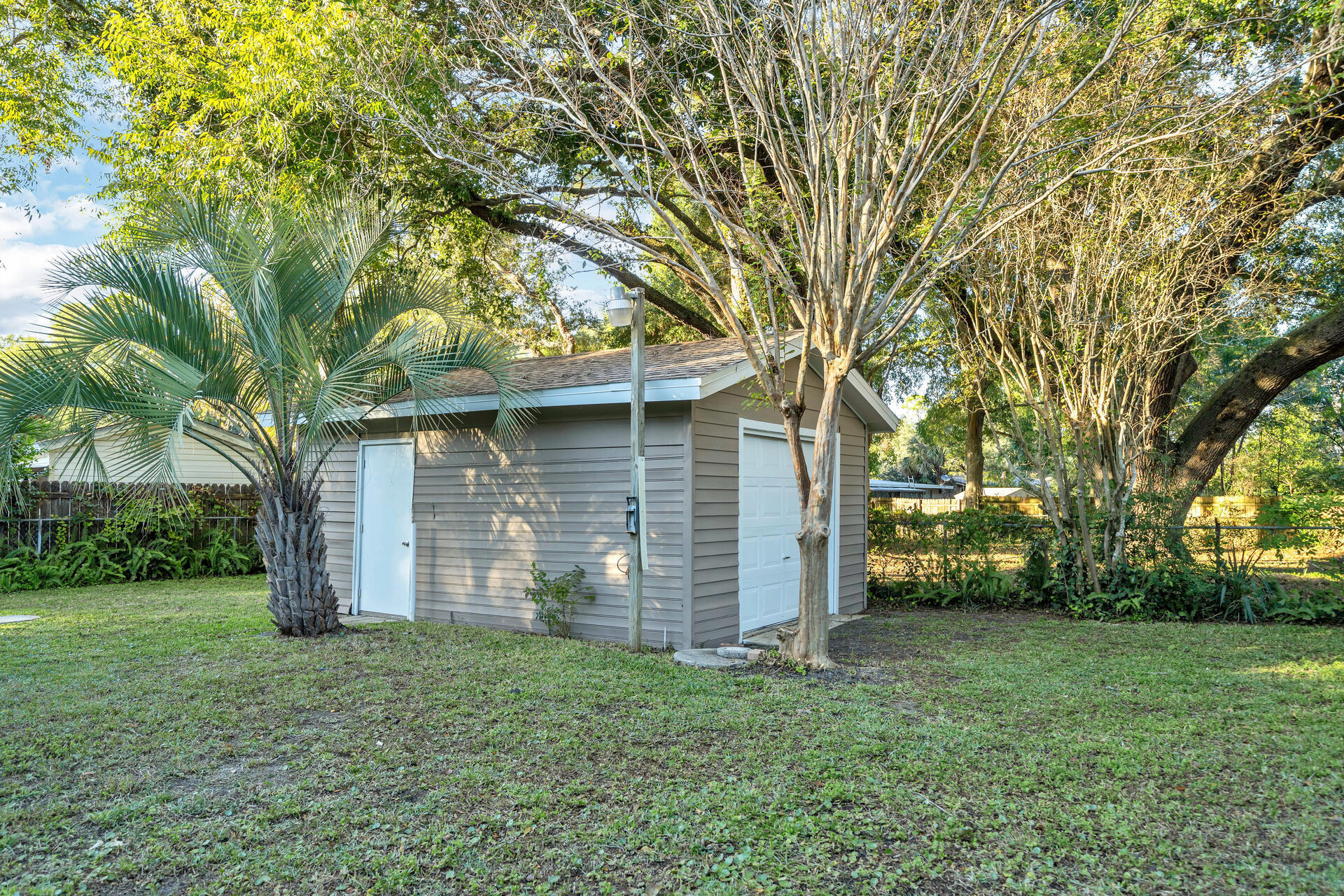 ELLIOTT POINT - Residential