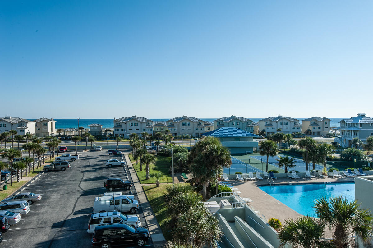 TRISTAN TOWERS - Residential