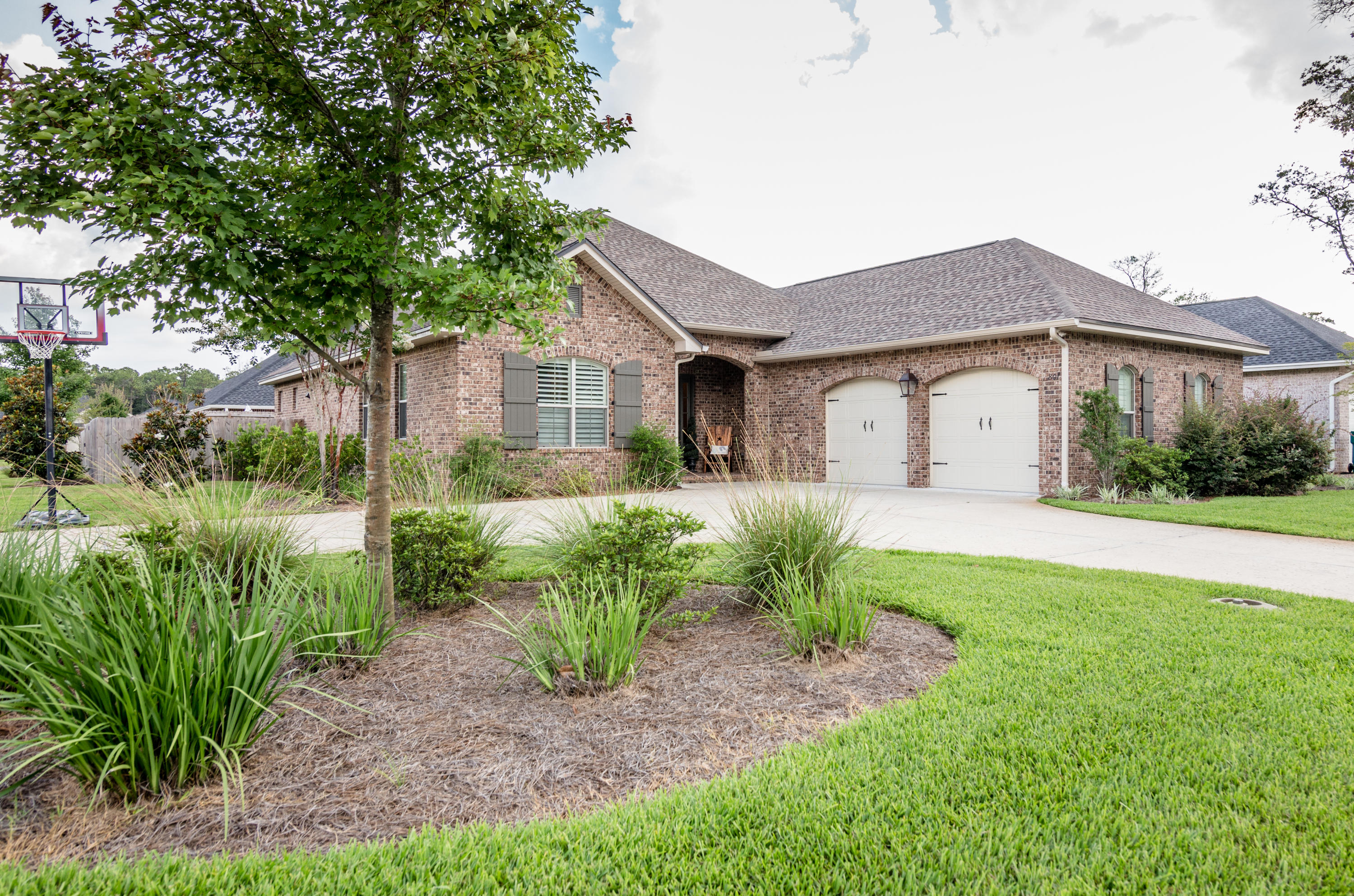 MAGNOLIA WOODS - Residential