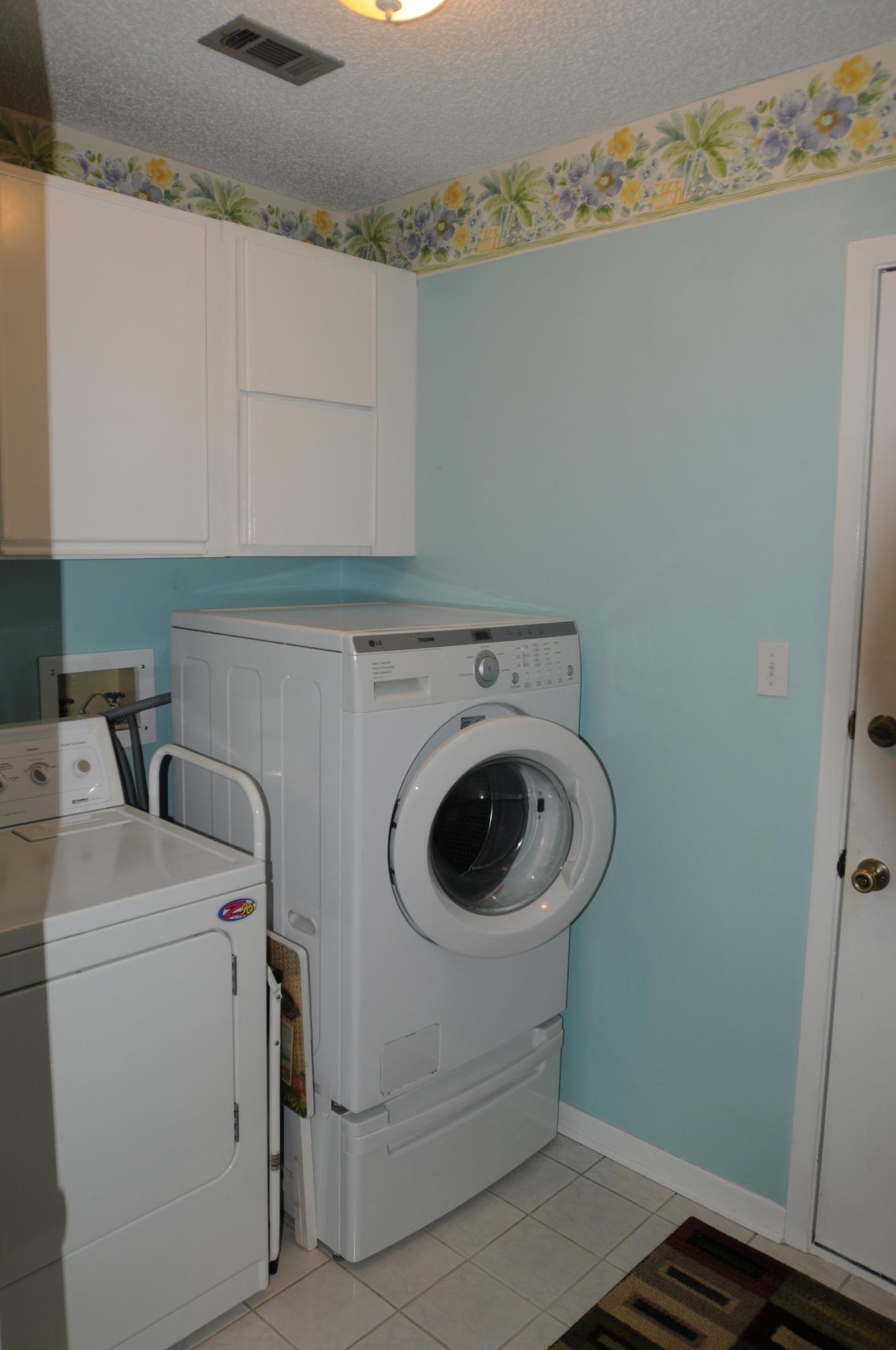 LIDO VILLAGE - Residential