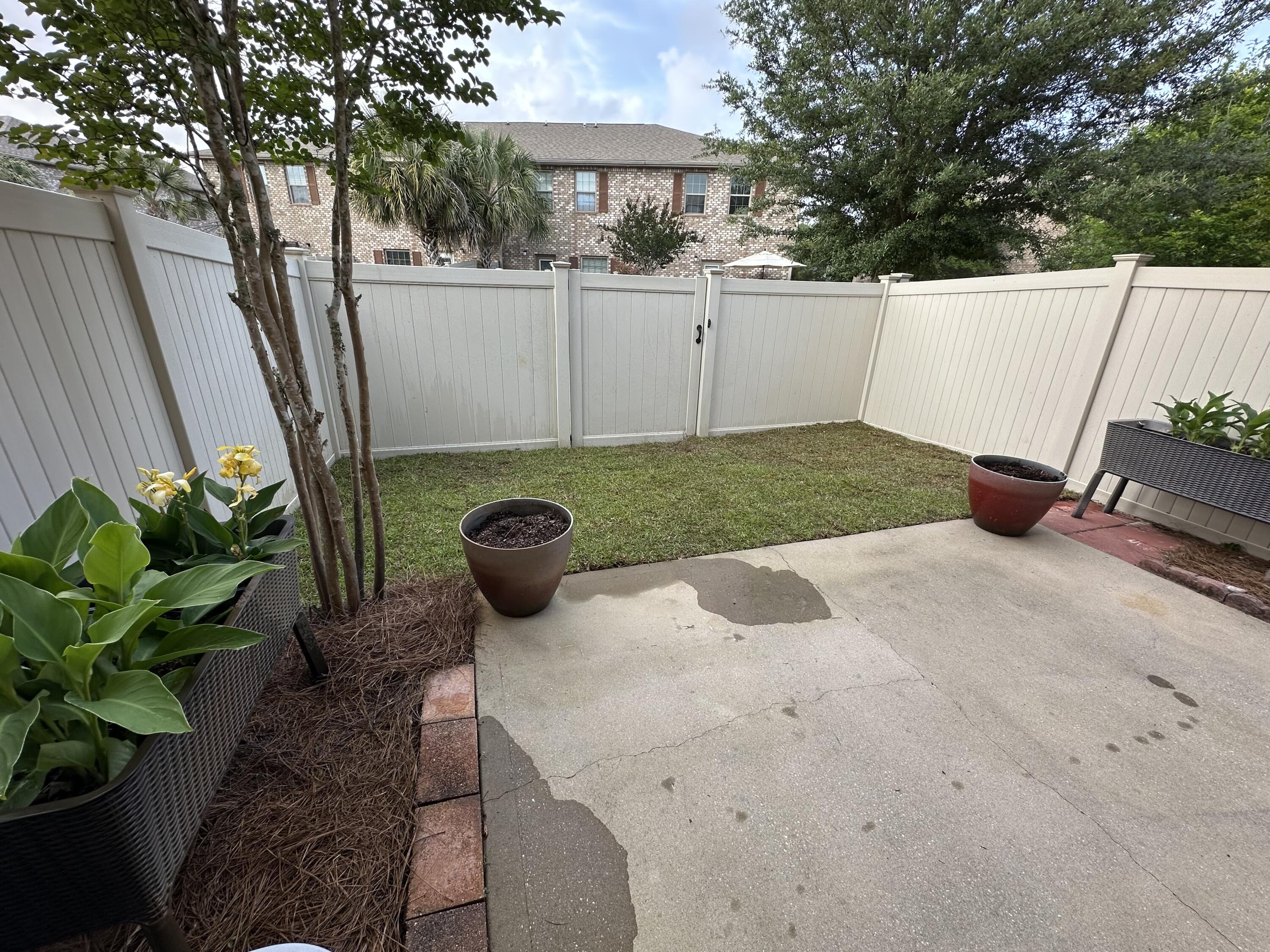 RESERVE POINTE - Residential