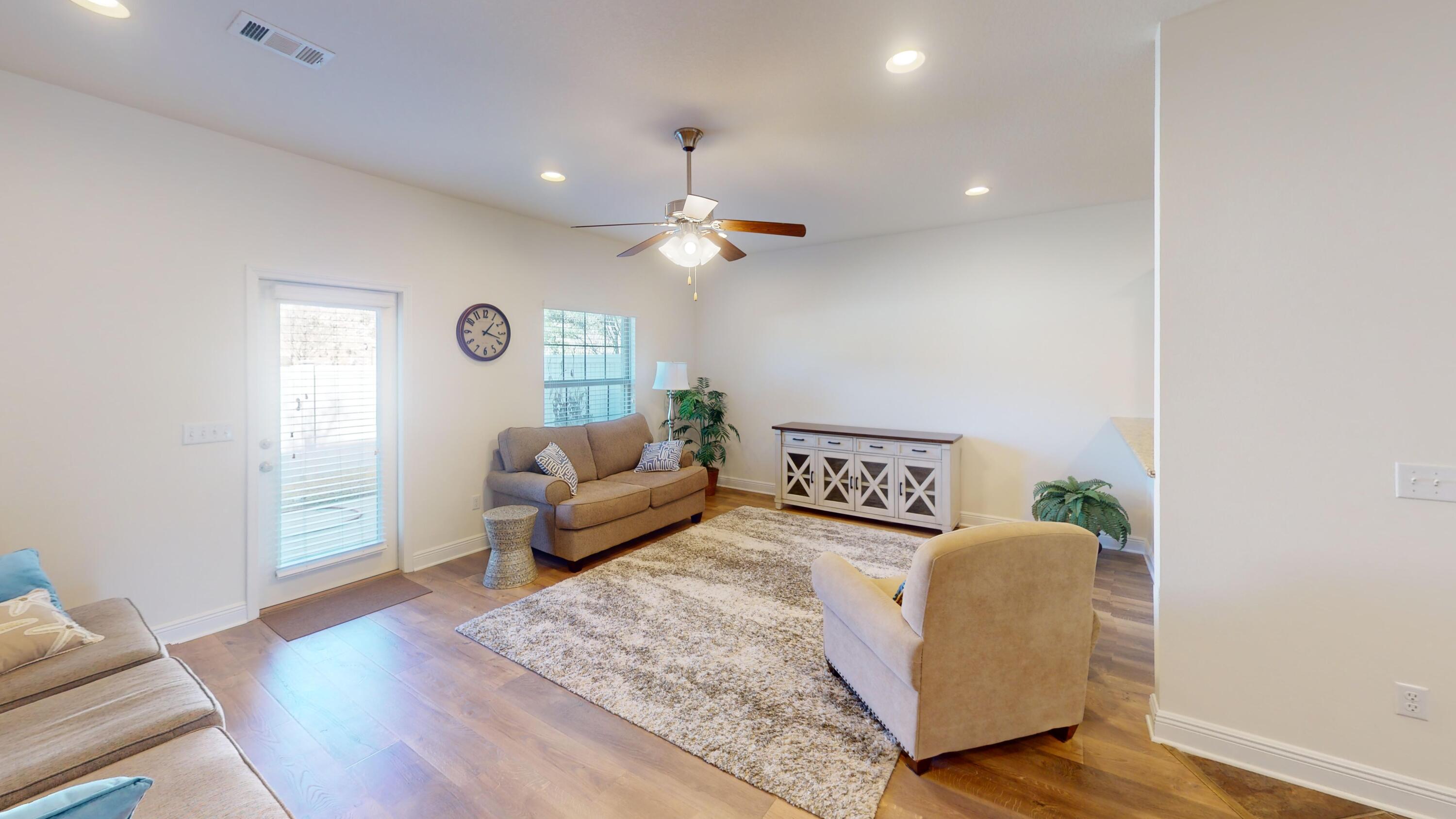 RESERVE POINTE - Residential