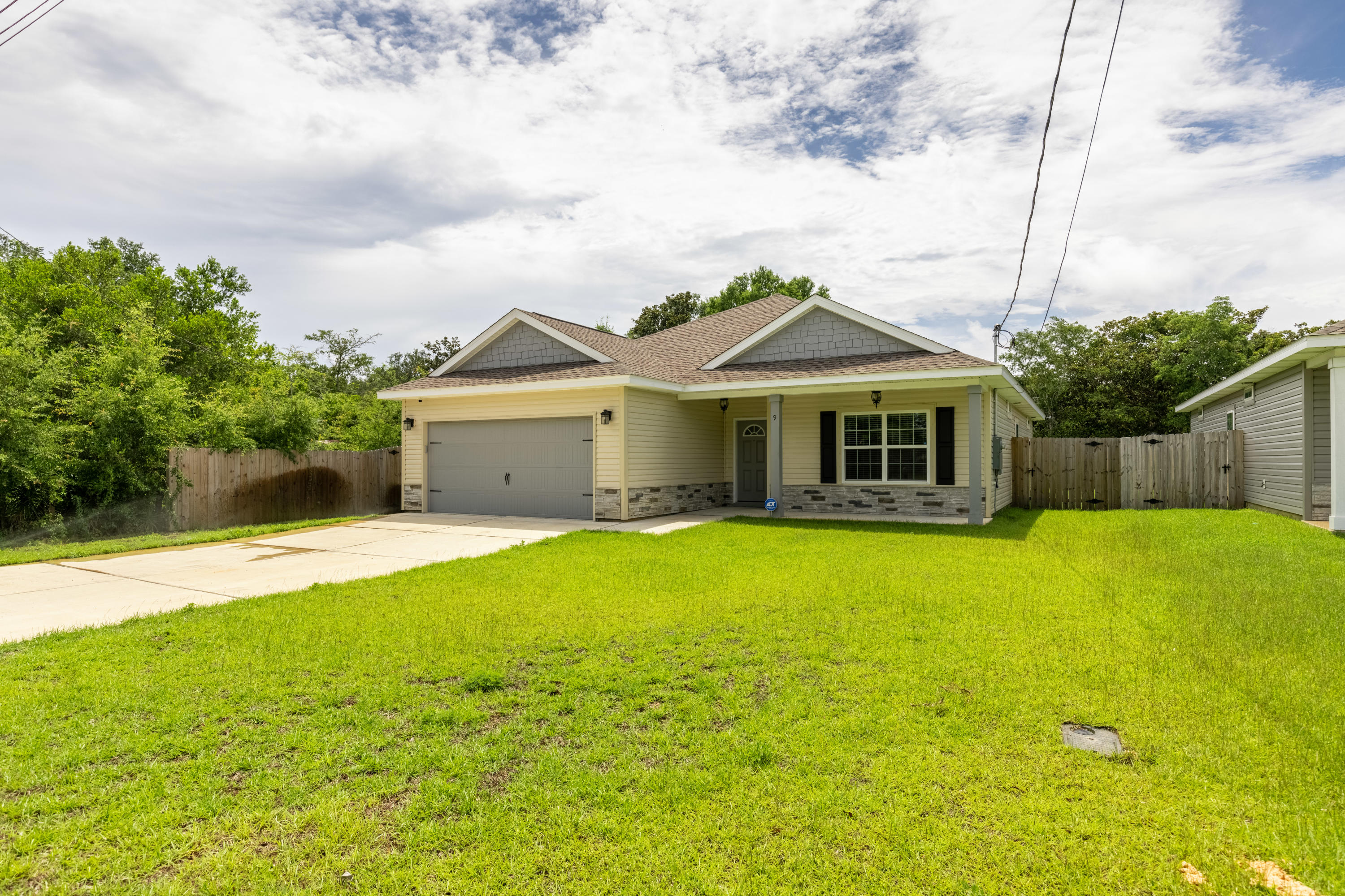 CRESCENT SHORES - Residential