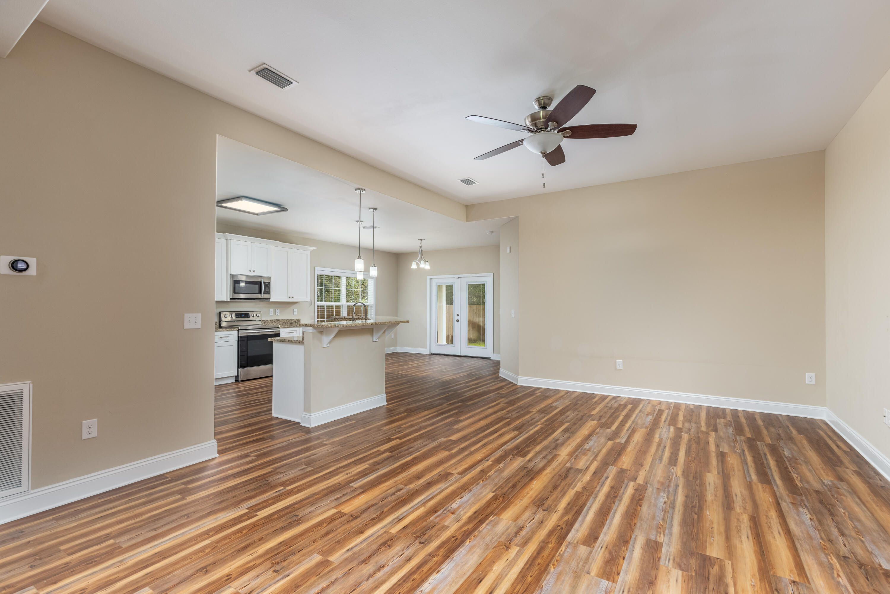 CRESCENT SHORES - Residential