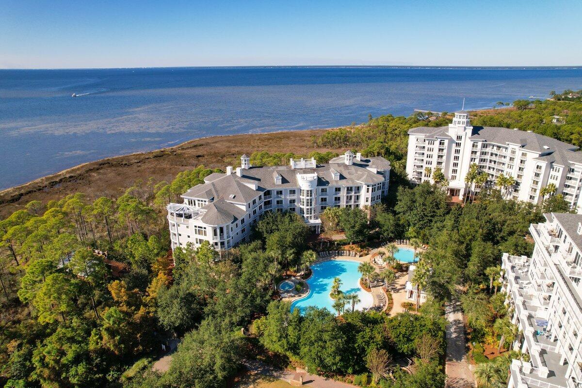 BAHIA CONDO - Residential