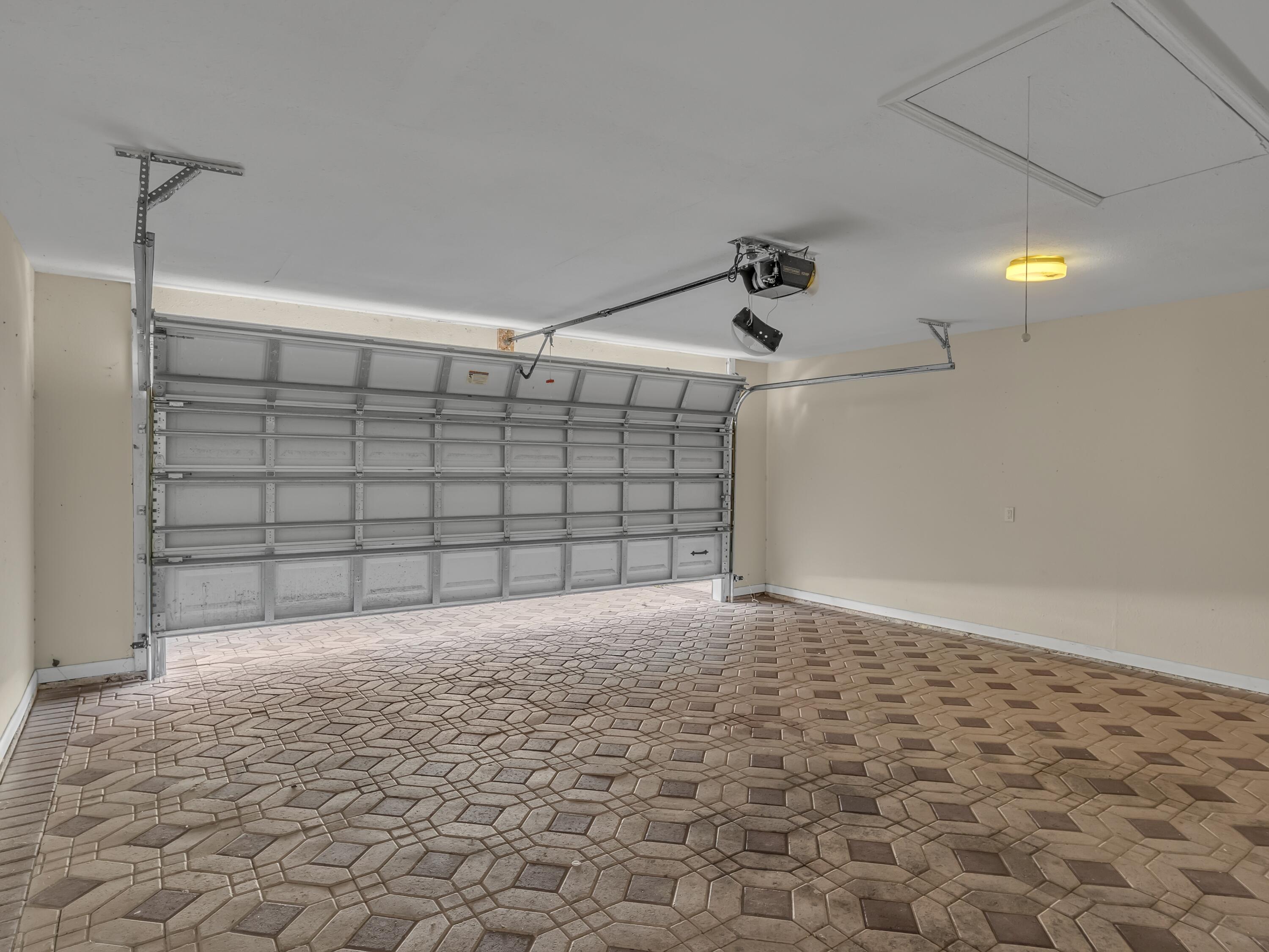 HIDDEN HARBOR ESTATES - Residential