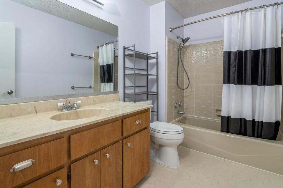 CHATEAU PRES DE LA MER - Residential Lease