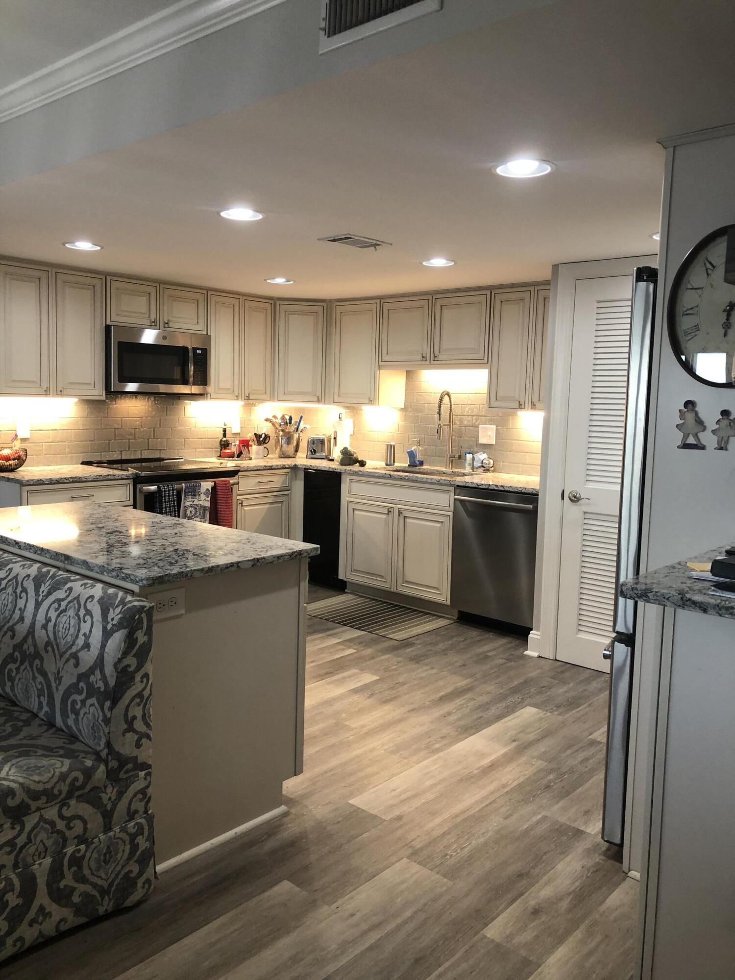 ISLAND ECHO CONDO - Residential