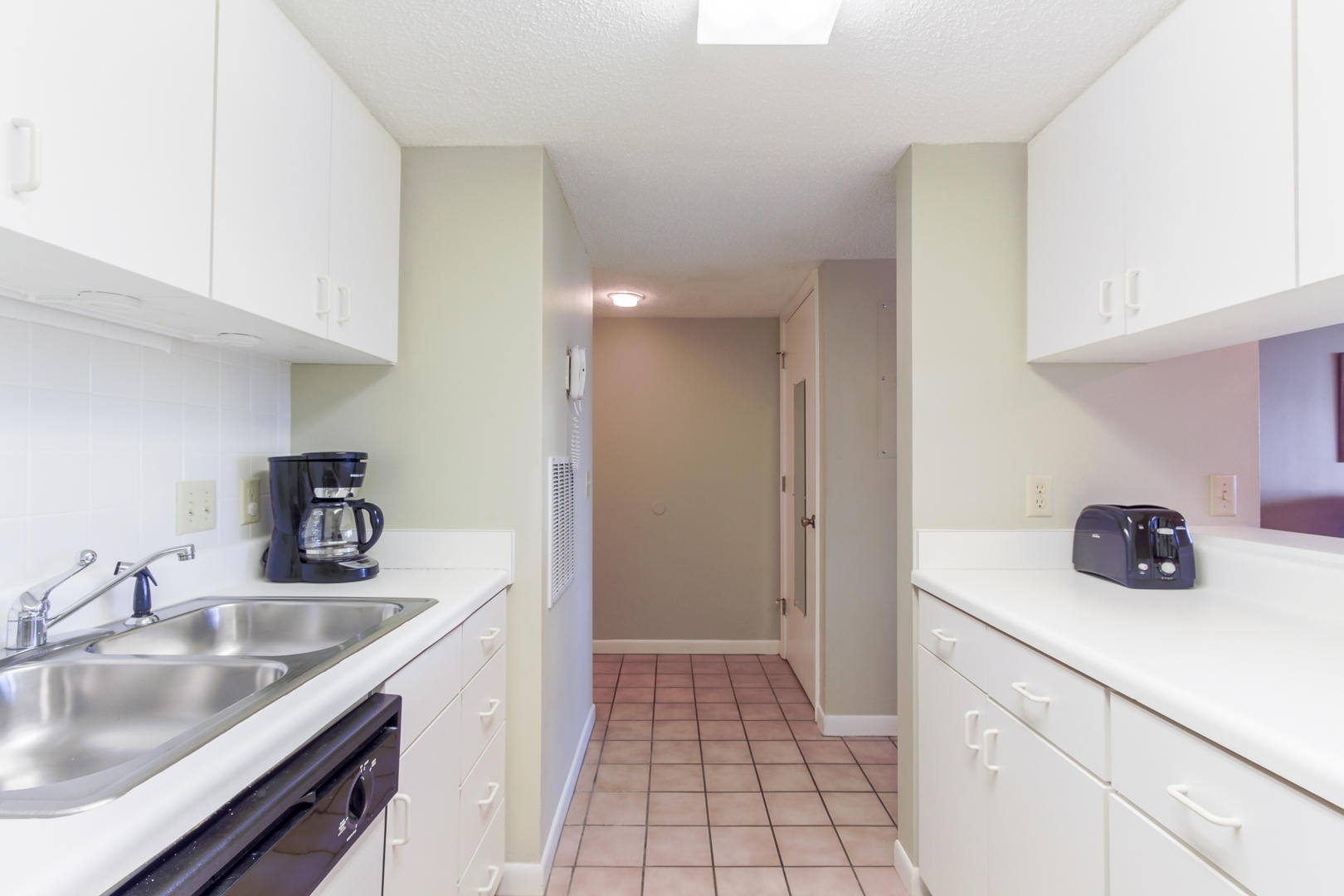 HOLIDAY SURF & RACQUET CLUB - Residential