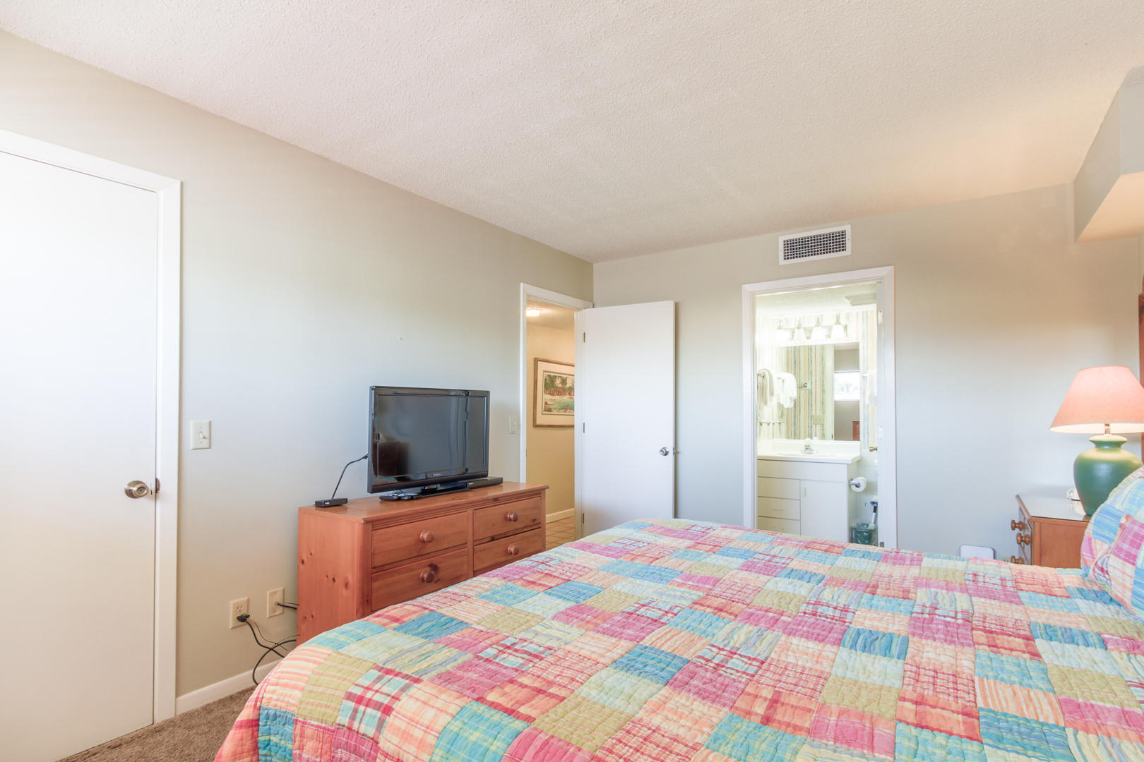 HOLIDAY SURF & RACQUET CLUB - Residential