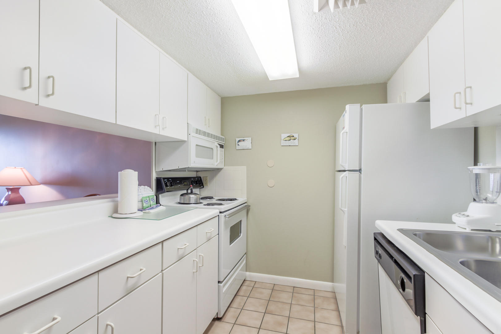 HOLIDAY SURF & RACQUET CLUB - Residential