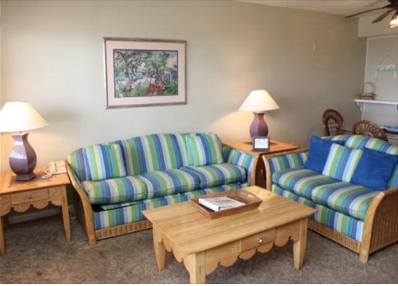 HOLIDAY SURF & RACQUET CLUB - Residential