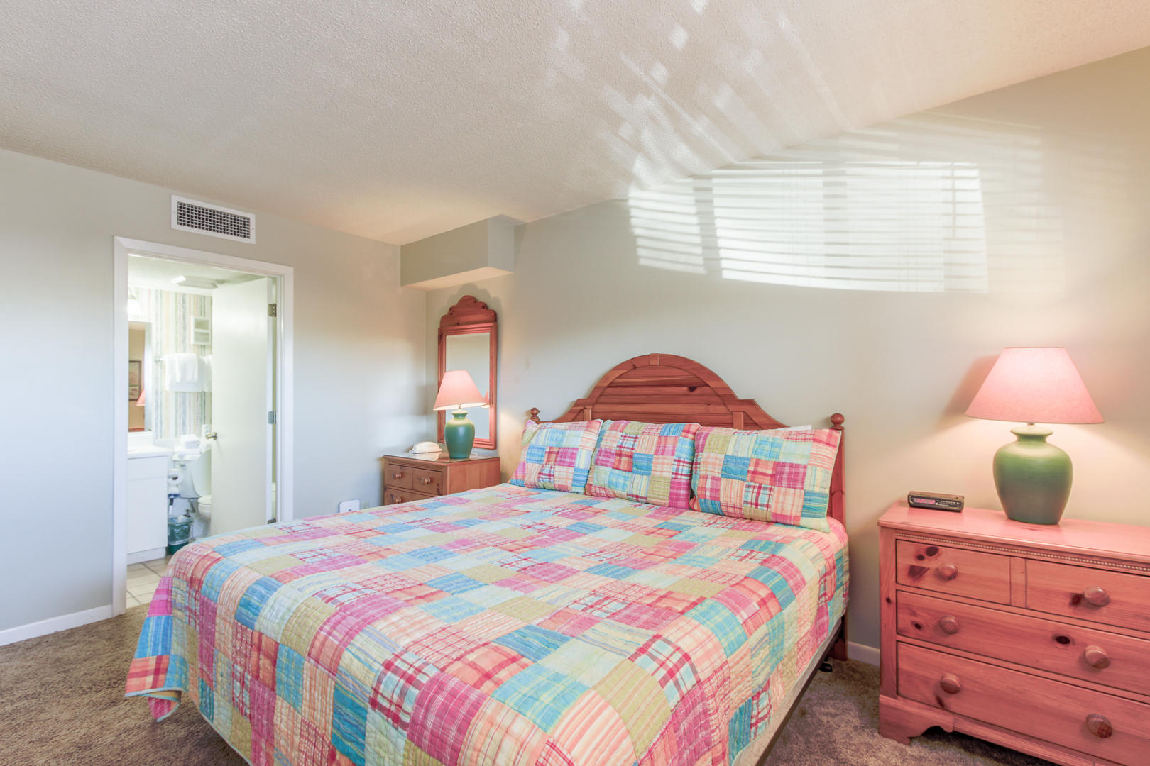 HOLIDAY SURF & RACQUET CLUB - Residential