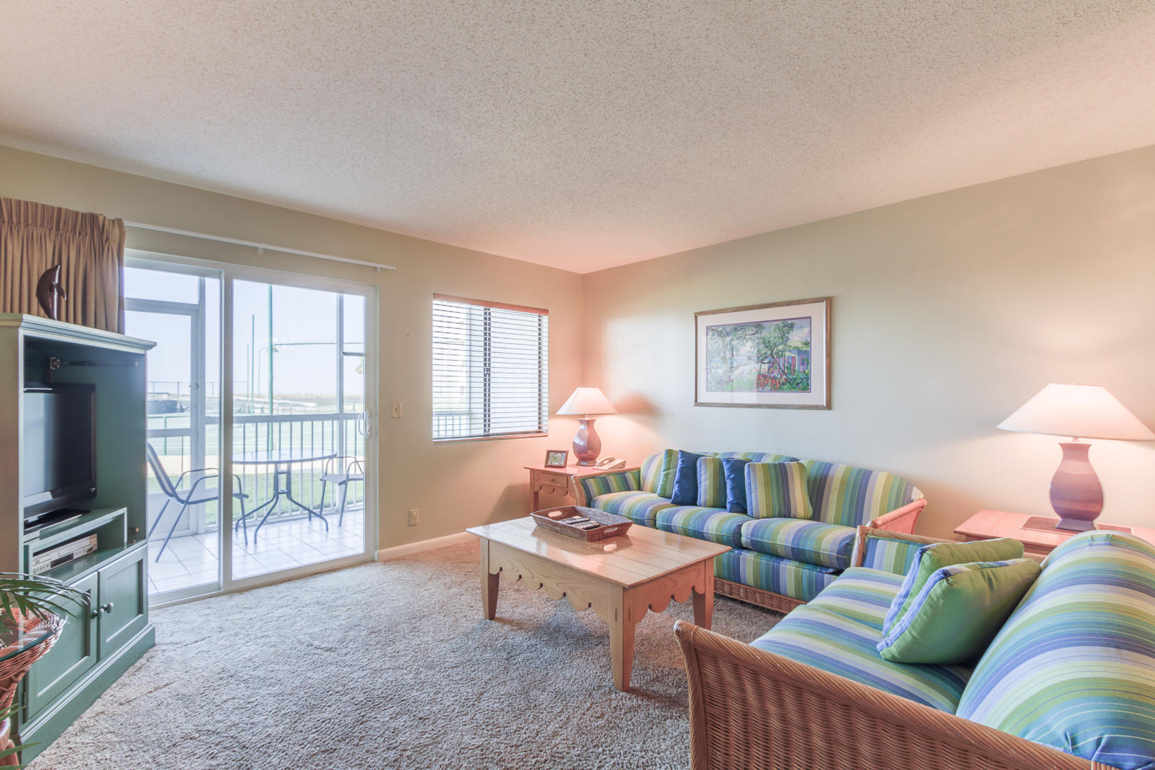 HOLIDAY SURF & RACQUET CLUB - Residential