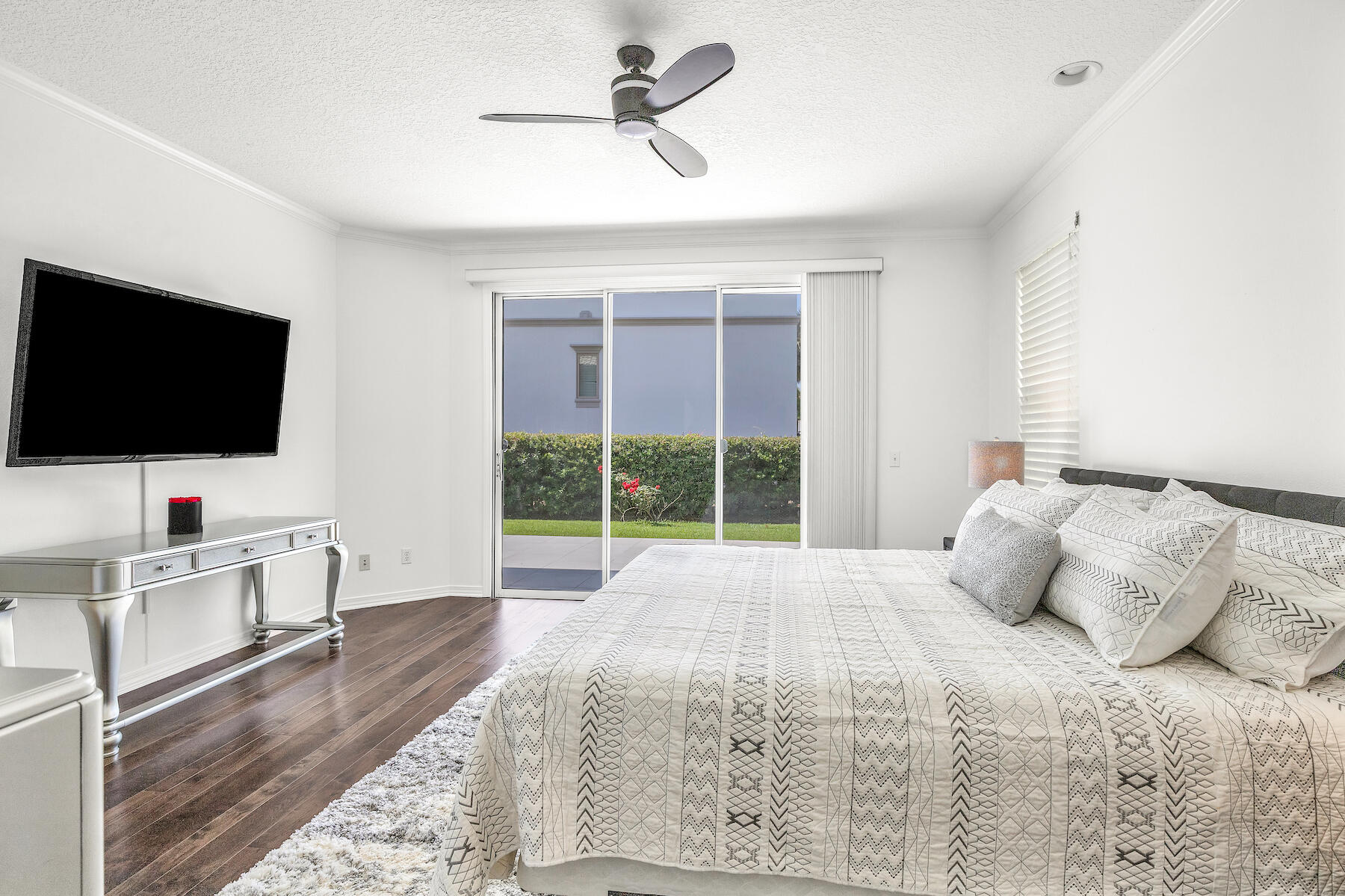 AVALON BEACH ESTATES - Residential